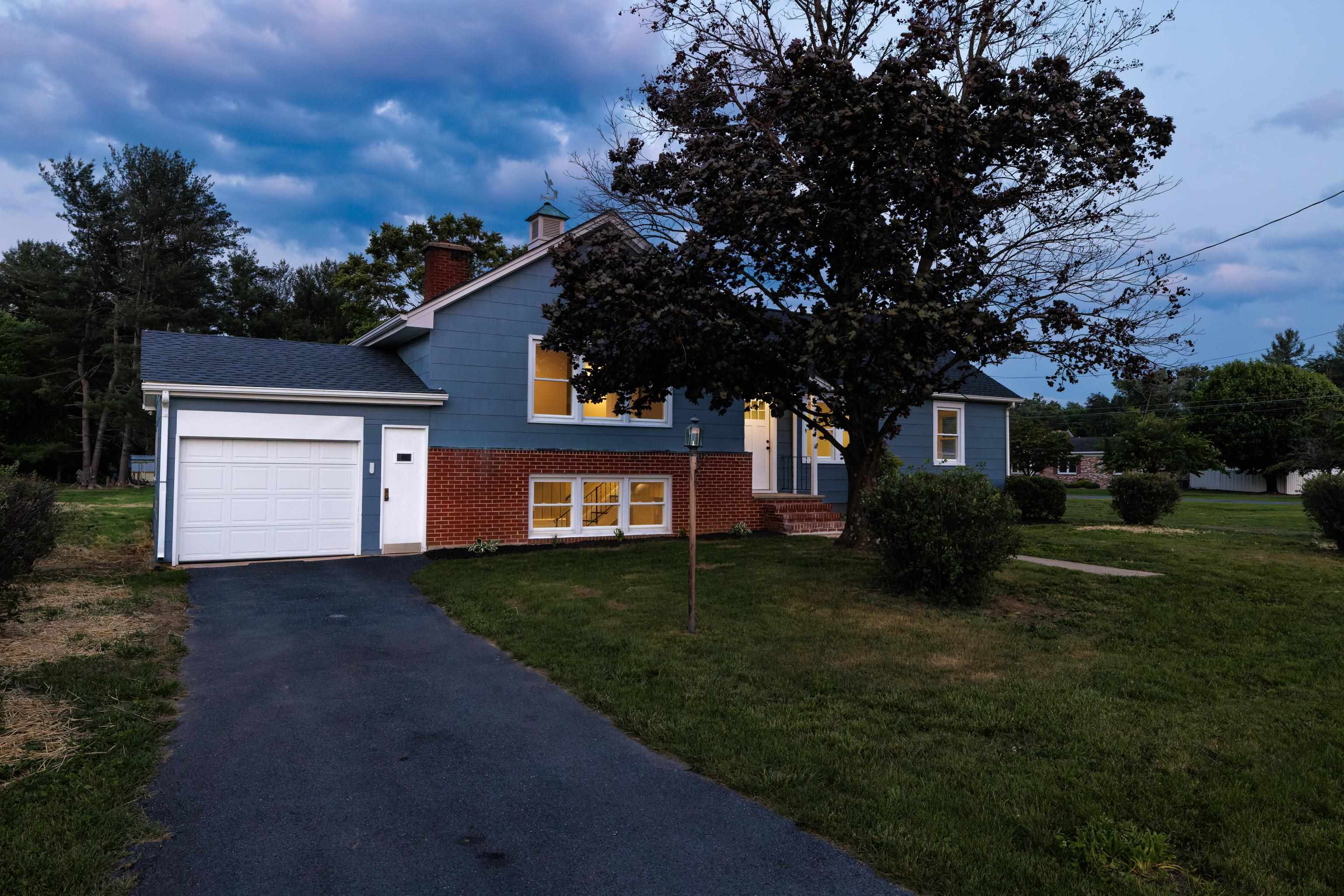 200 DOGWOOD AVE, GROTTOES, Virginia 24441, 4 Bedrooms Bedrooms, ,2 BathroomsBathrooms,Residential,200 DOGWOOD AVE,665427 MLS # 665427