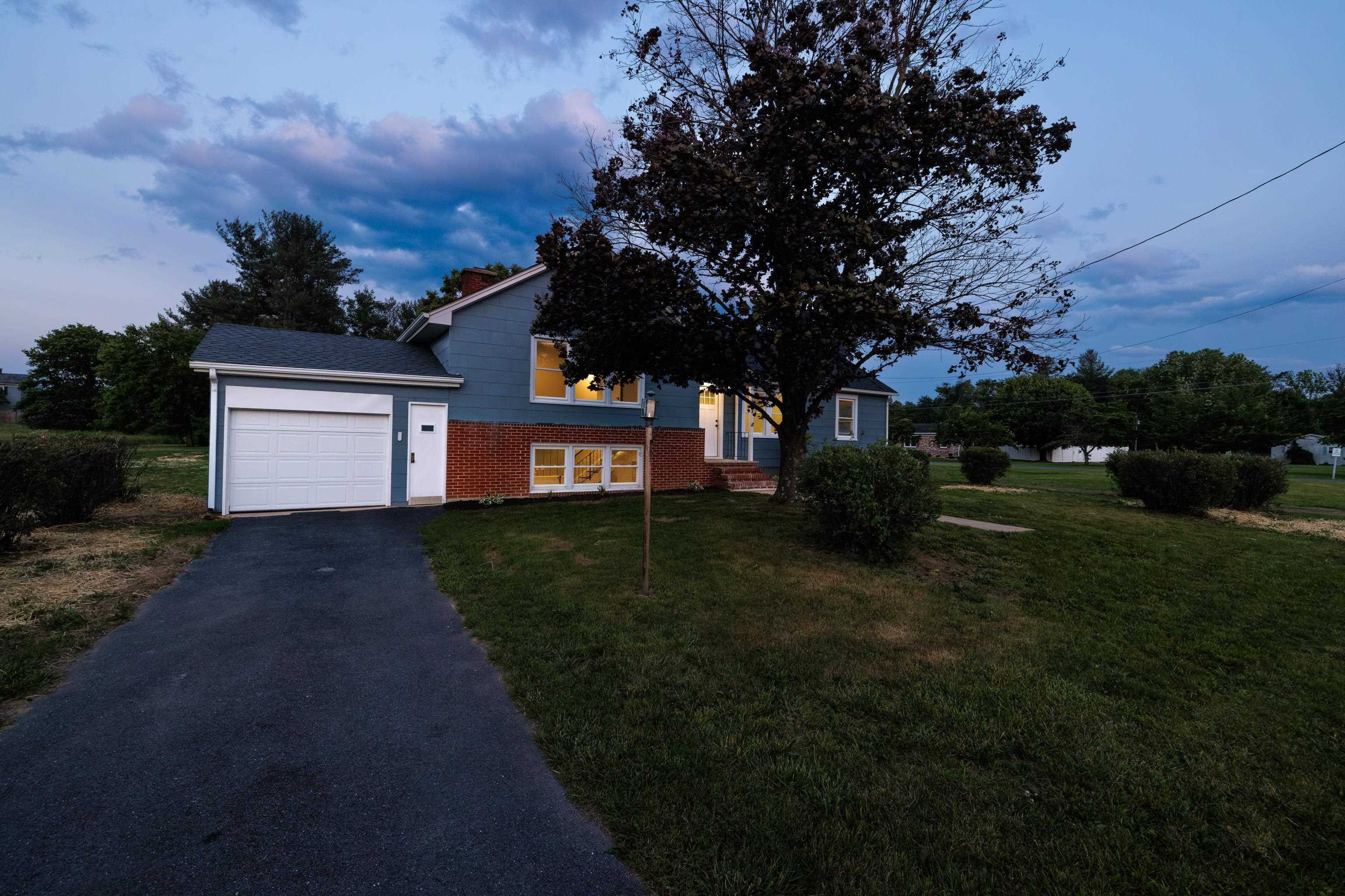 200 DOGWOOD AVE, GROTTOES, Virginia 24441, 4 Bedrooms Bedrooms, ,2 BathroomsBathrooms,Residential,200 DOGWOOD AVE,665427 MLS # 665427
