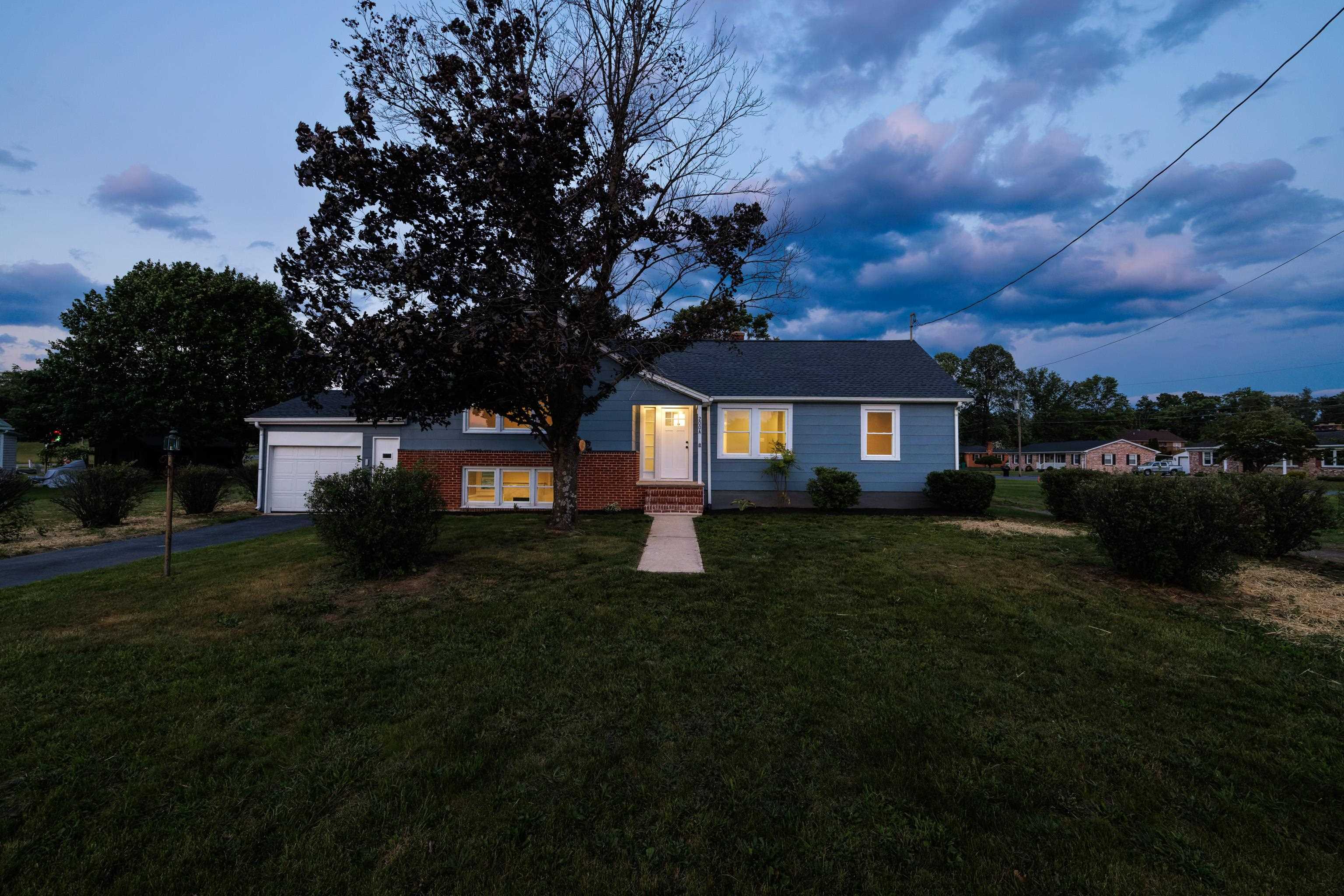200 DOGWOOD AVE, GROTTOES, Virginia 24441, 4 Bedrooms Bedrooms, ,2 BathroomsBathrooms,Residential,200 DOGWOOD AVE,665427 MLS # 665427