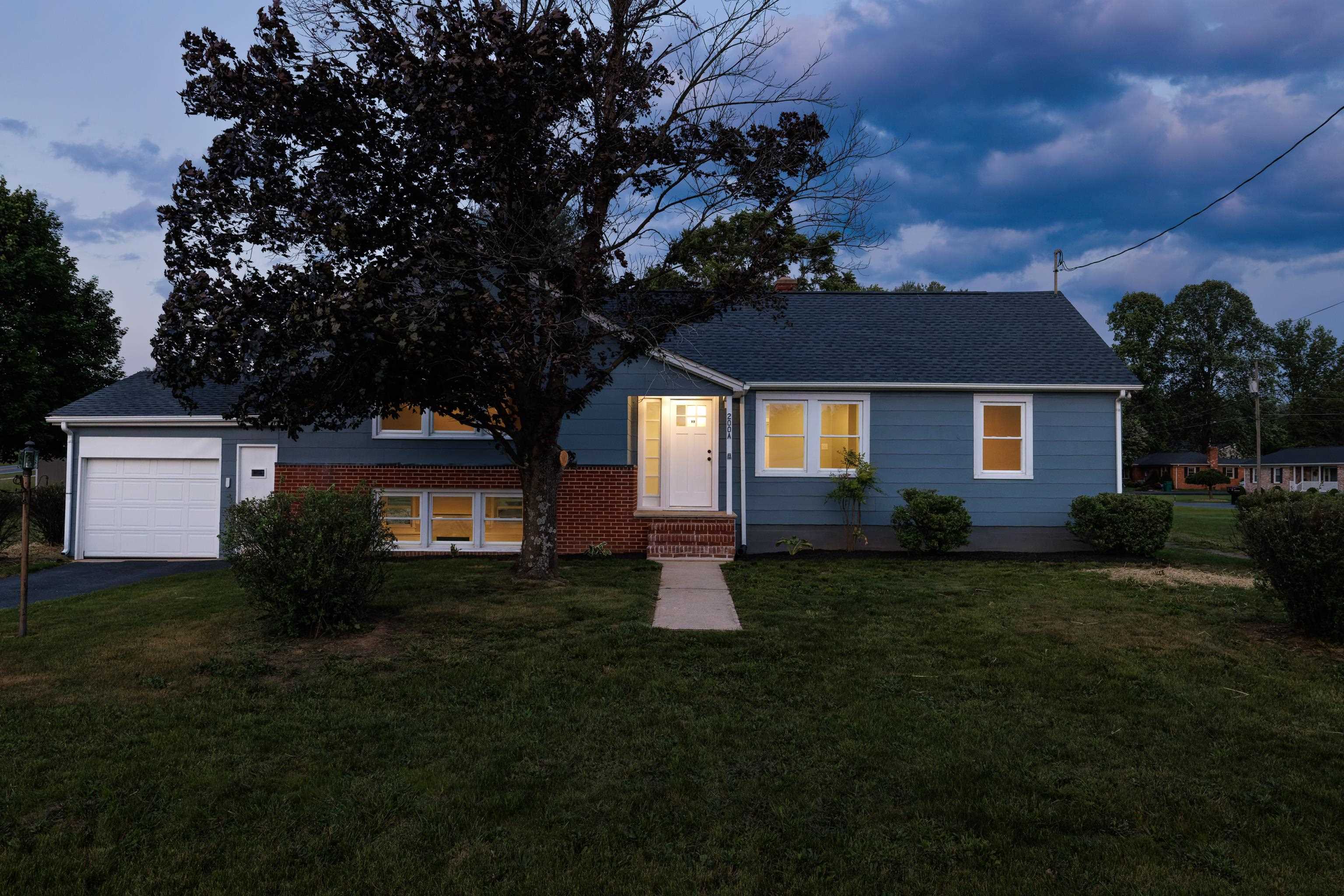 200 DOGWOOD AVE, GROTTOES, Virginia 24441, 4 Bedrooms Bedrooms, ,2 BathroomsBathrooms,Residential,200 DOGWOOD AVE,665427 MLS # 665427