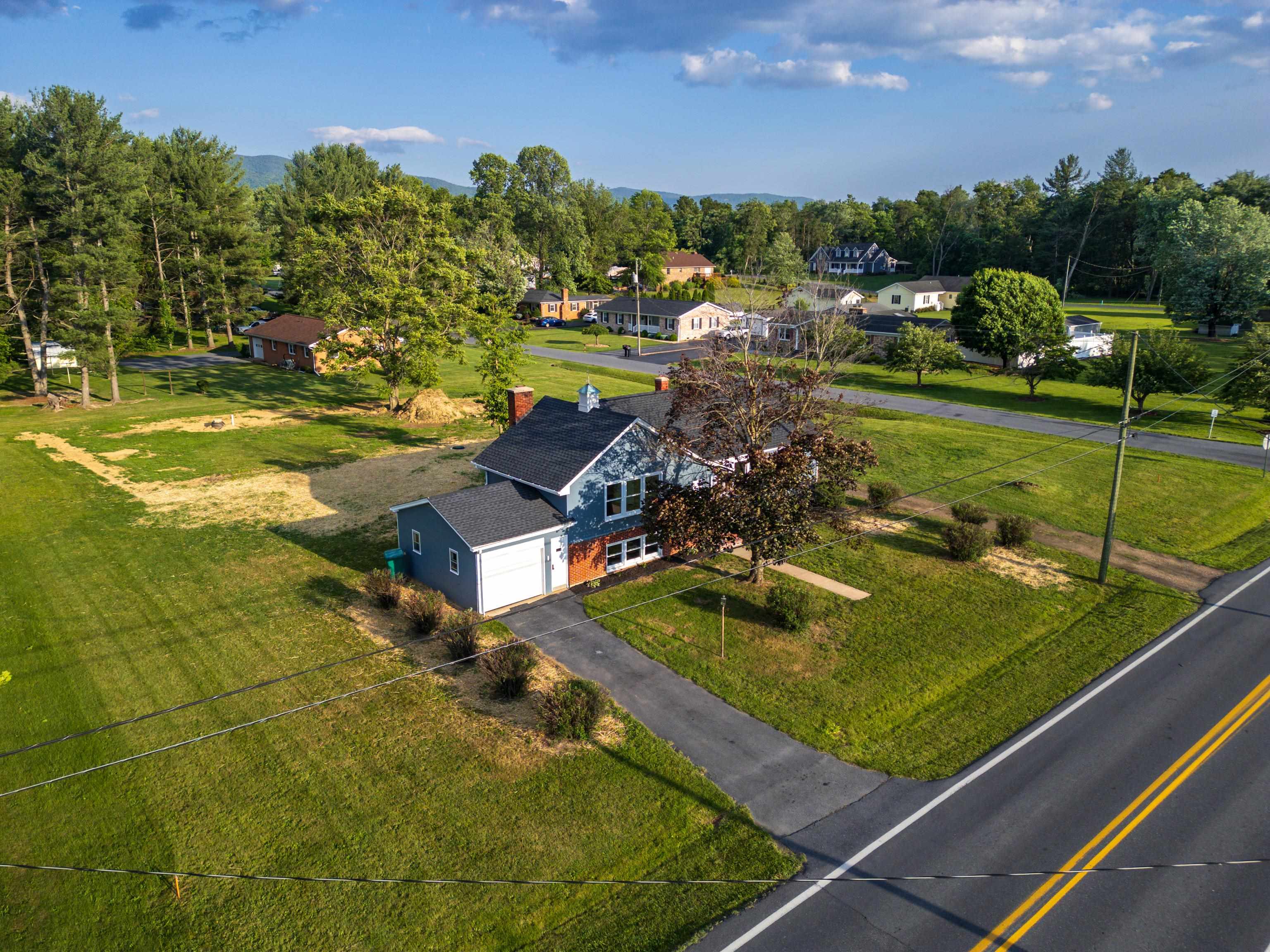 200 DOGWOOD AVE, GROTTOES, Virginia 24441, 4 Bedrooms Bedrooms, ,2 BathroomsBathrooms,Residential,200 DOGWOOD AVE,665427 MLS # 665427