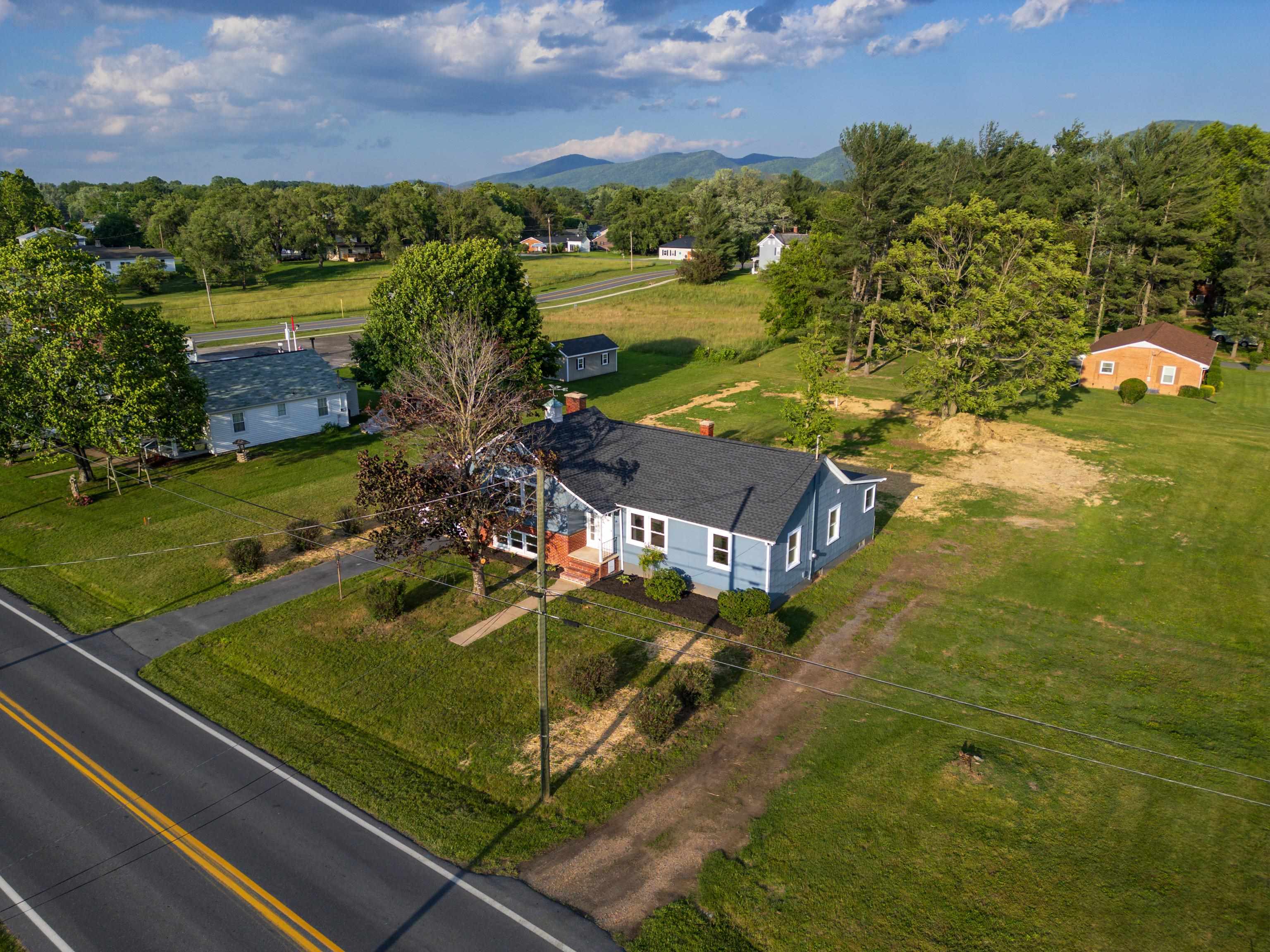 200 DOGWOOD AVE, GROTTOES, Virginia 24441, 4 Bedrooms Bedrooms, ,2 BathroomsBathrooms,Residential,200 DOGWOOD AVE,665427 MLS # 665427