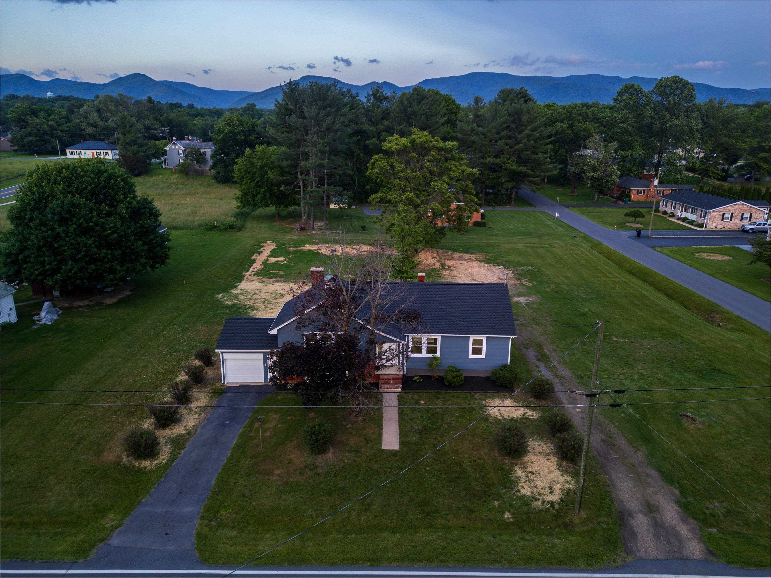 200 DOGWOOD AVE, GROTTOES, Virginia 24441, 4 Bedrooms Bedrooms, ,2 BathroomsBathrooms,Residential,200 DOGWOOD AVE,665427 MLS # 665427