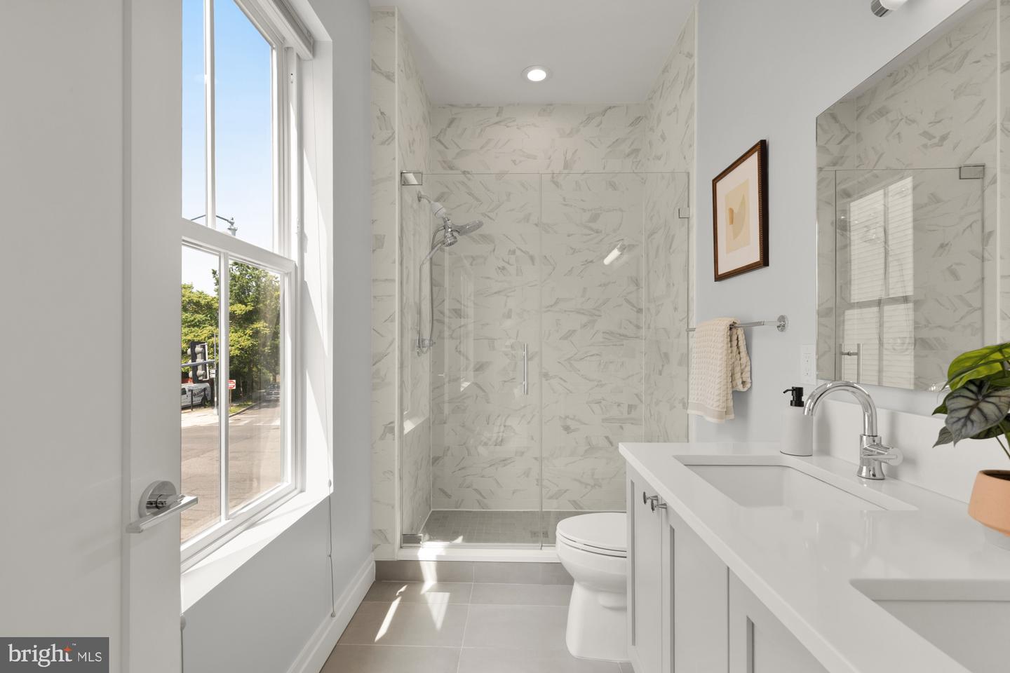 770 PARK RD NW #201, WASHINGTON, District Of Columbia 20010, 3 Bedrooms Bedrooms, ,2 BathroomsBathrooms,Residential,For sale,770 PARK RD NW #201,DCDC2198218 MLS # DCDC2198218