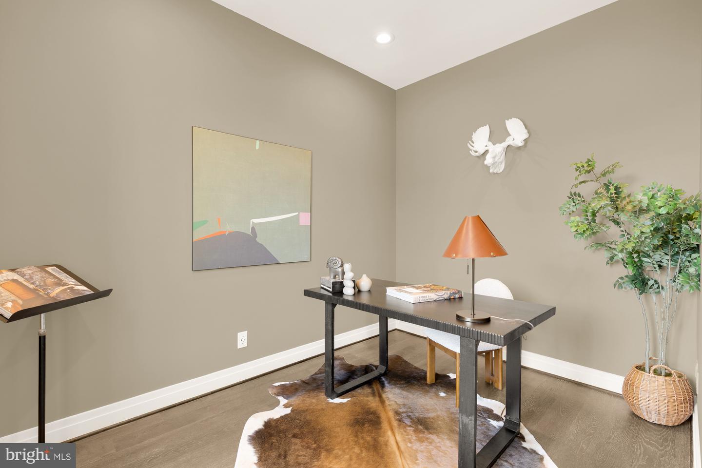 770 PARK RD NW #201, WASHINGTON, District Of Columbia 20010, 3 Bedrooms Bedrooms, ,2 BathroomsBathrooms,Residential,For sale,770 PARK RD NW #201,DCDC2198218 MLS # DCDC2198218