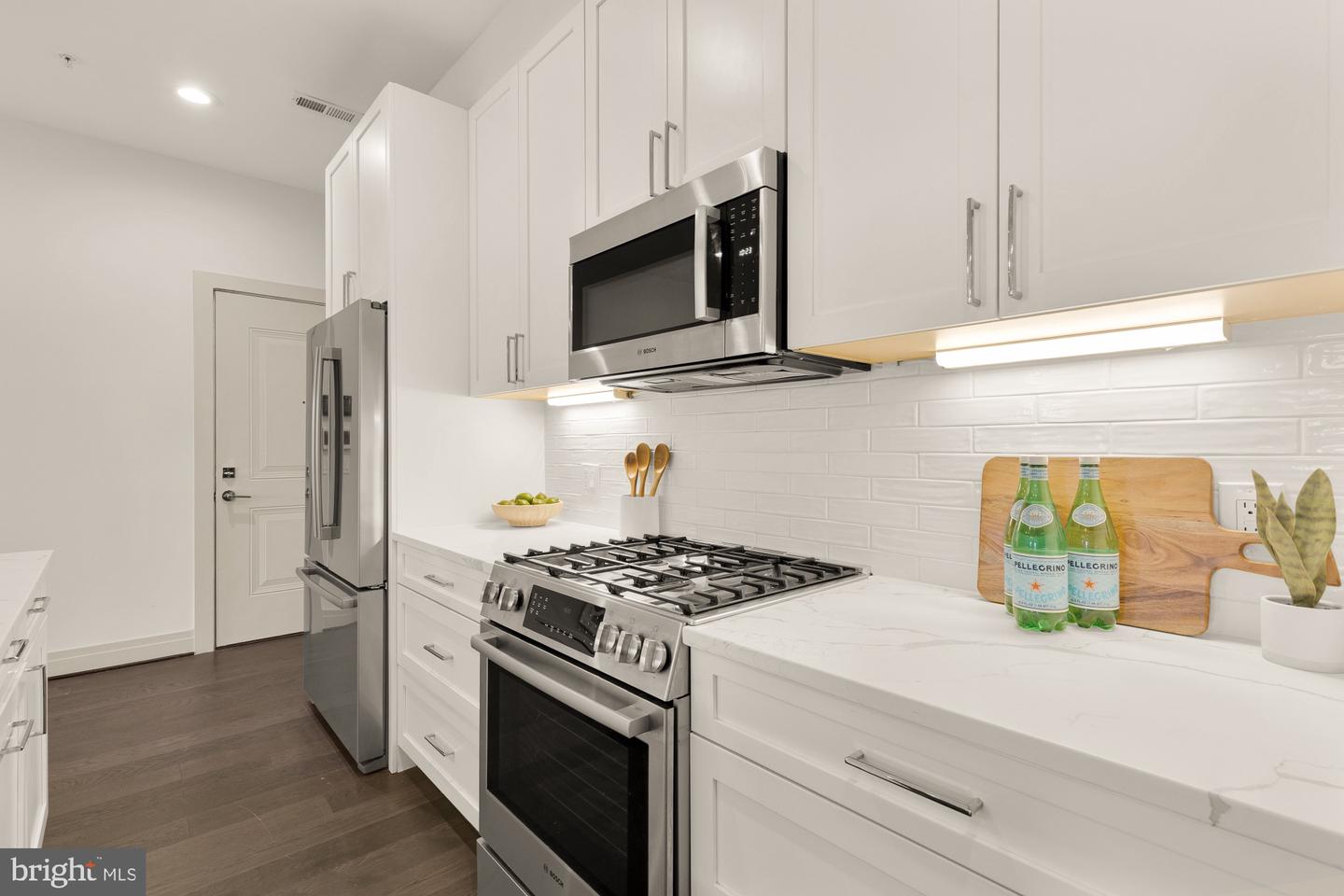 770 PARK RD NW #201, WASHINGTON, District Of Columbia 20010, 3 Bedrooms Bedrooms, ,2 BathroomsBathrooms,Residential,For sale,770 PARK RD NW #201,DCDC2198218 MLS # DCDC2198218