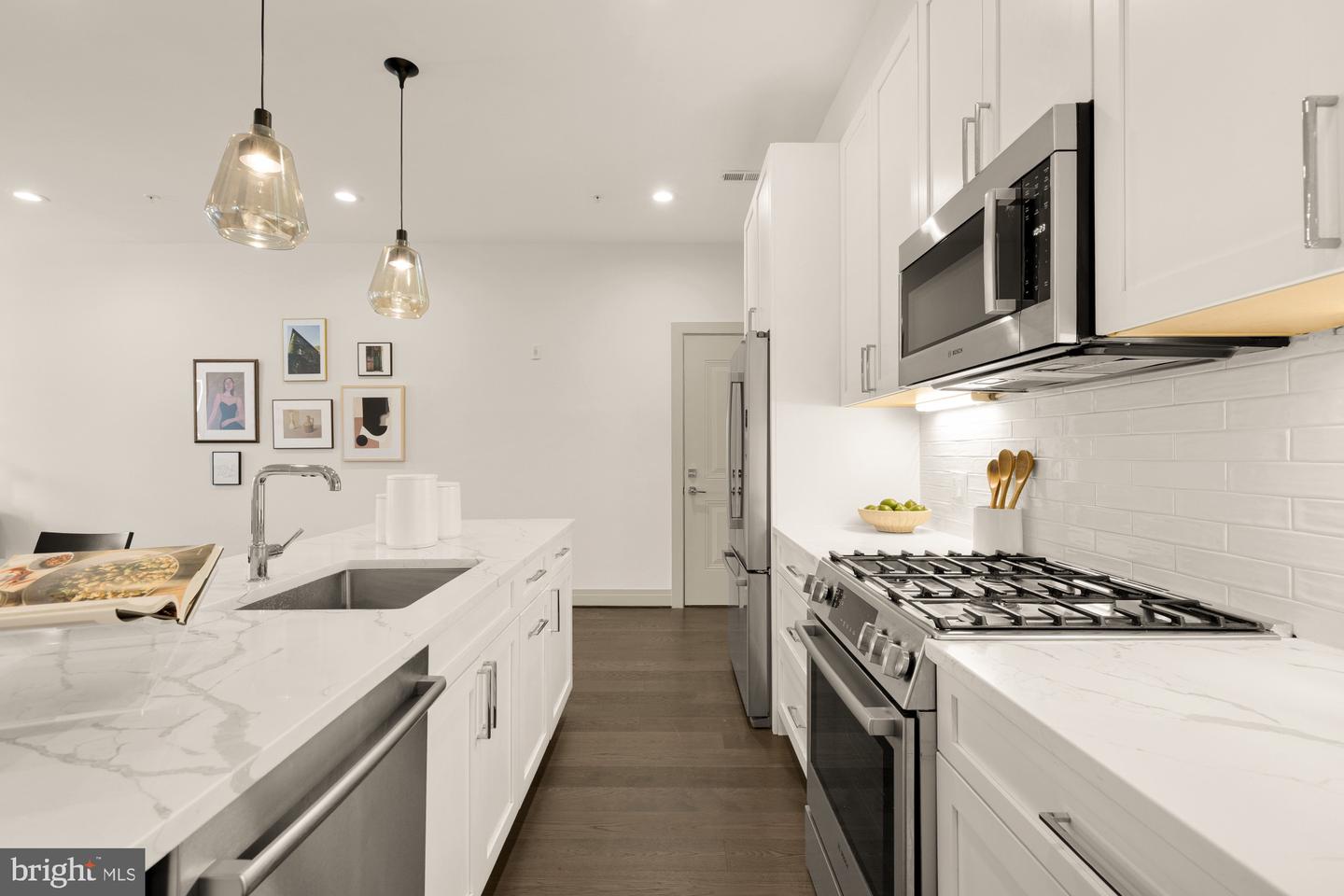770 PARK RD NW #201, WASHINGTON, District Of Columbia 20010, 3 Bedrooms Bedrooms, ,2 BathroomsBathrooms,Residential,For sale,770 PARK RD NW #201,DCDC2198218 MLS # DCDC2198218