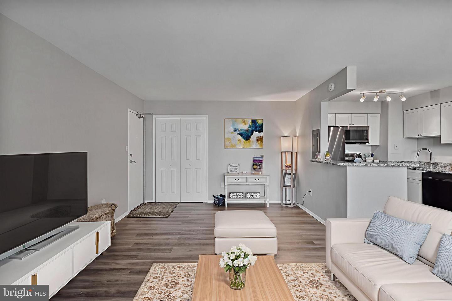 16 S VAN DORN ST #406, ALEXANDRIA, Virginia 22304, 2 Bedrooms Bedrooms, ,1 BathroomBathrooms,Residential,For sale,16 S VAN DORN ST #406,VAAX2044850 MLS # VAAX2044850
