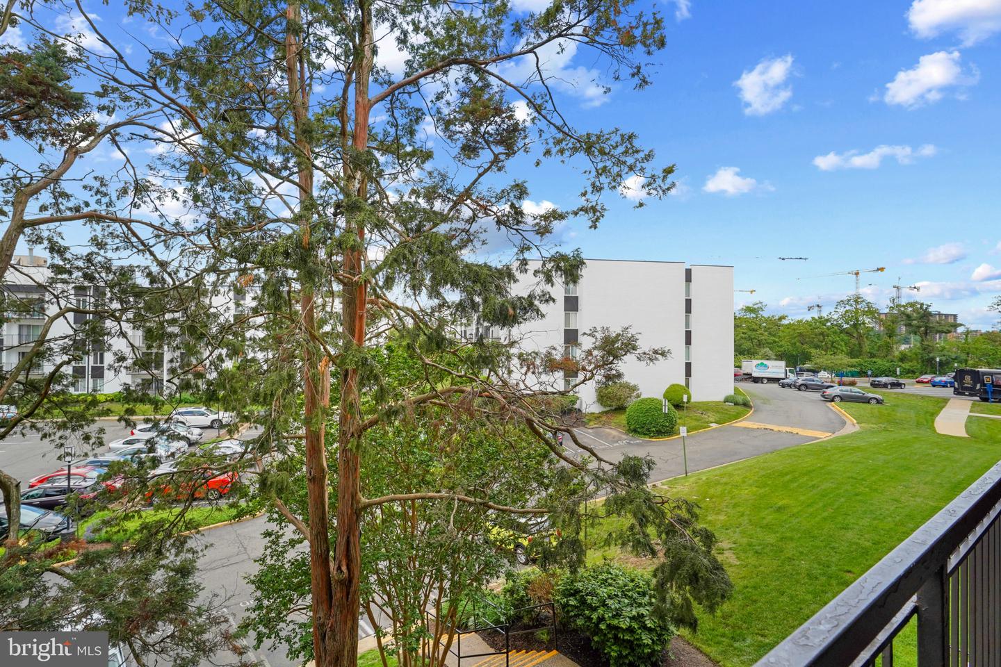 16 S VAN DORN ST #406, ALEXANDRIA, Virginia 22304, 2 Bedrooms Bedrooms, ,1 BathroomBathrooms,Residential,For sale,16 S VAN DORN ST #406,VAAX2044850 MLS # VAAX2044850