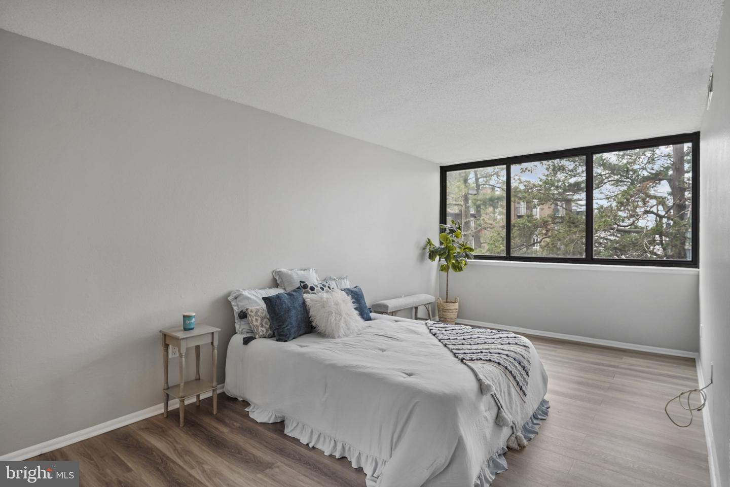 16 S VAN DORN ST #406, ALEXANDRIA, Virginia 22304, 2 Bedrooms Bedrooms, ,1 BathroomBathrooms,Residential,For sale,16 S VAN DORN ST #406,VAAX2044850 MLS # VAAX2044850