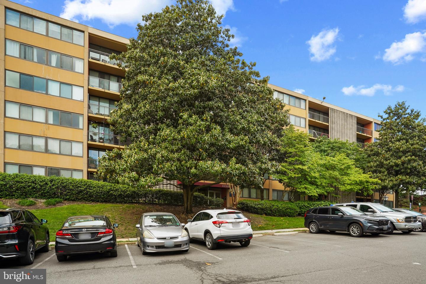 16 S VAN DORN ST #406, ALEXANDRIA, Virginia 22304, 2 Bedrooms Bedrooms, ,1 BathroomBathrooms,Residential,For sale,16 S VAN DORN ST #406,VAAX2044850 MLS # VAAX2044850