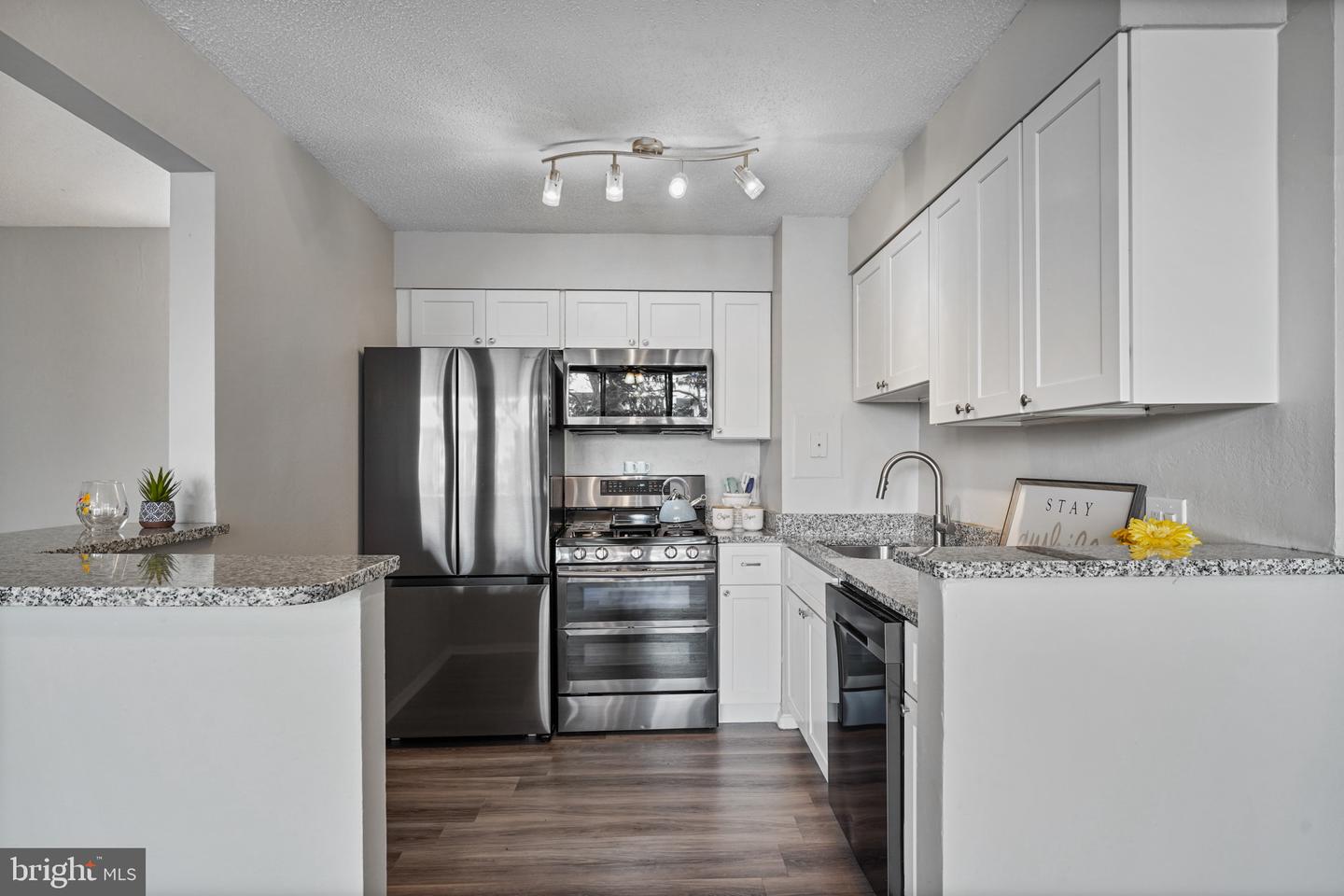 16 S VAN DORN ST #406, ALEXANDRIA, Virginia 22304, 2 Bedrooms Bedrooms, ,1 BathroomBathrooms,Residential,For sale,16 S VAN DORN ST #406,VAAX2044850 MLS # VAAX2044850