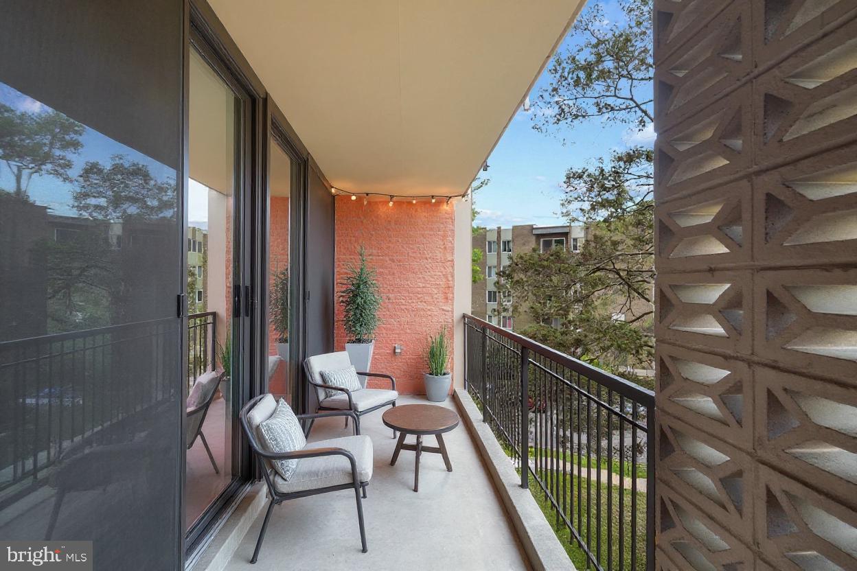 16 S VAN DORN ST #406, ALEXANDRIA, Virginia 22304, 2 Bedrooms Bedrooms, ,1 BathroomBathrooms,Residential,For sale,16 S VAN DORN ST #406,VAAX2044850 MLS # VAAX2044850