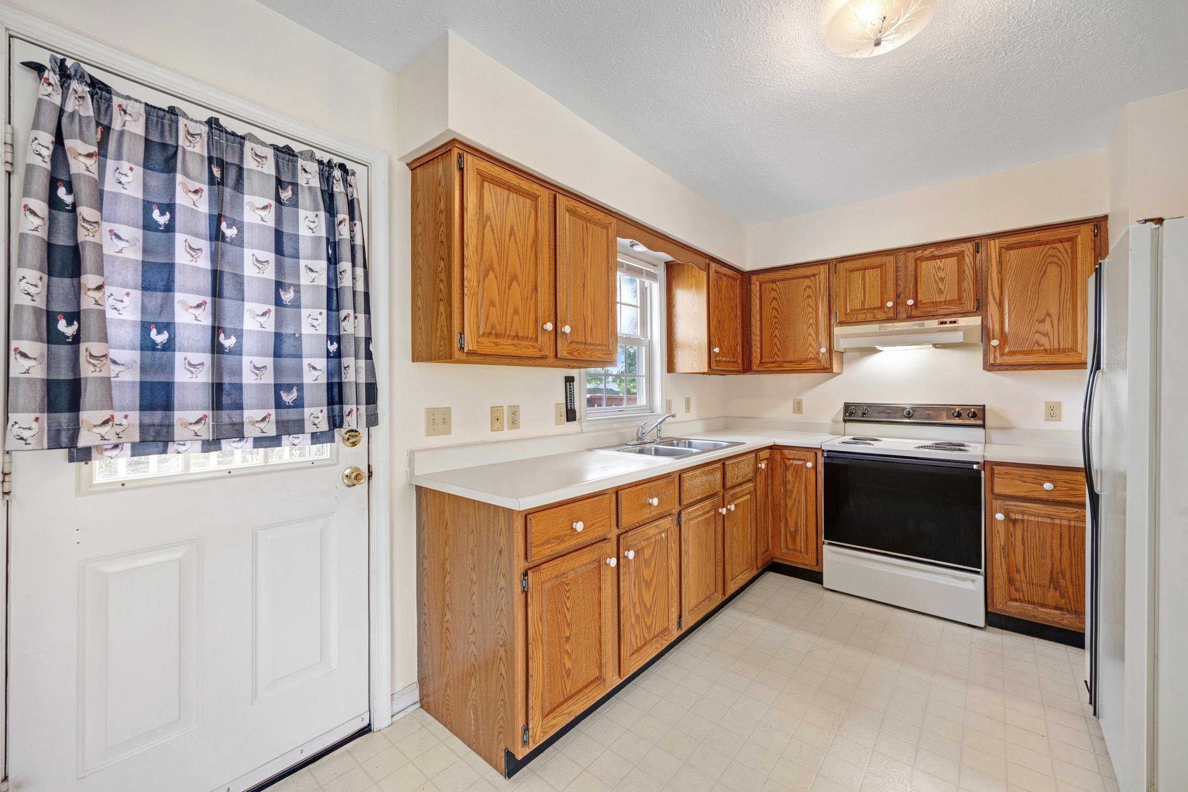 113 SUN BRIAR CT, NEW MARKET, Virginia 22844, 3 Bedrooms Bedrooms, ,2 BathroomsBathrooms,Residential,113 SUN BRIAR CT,665772 MLS # 665772