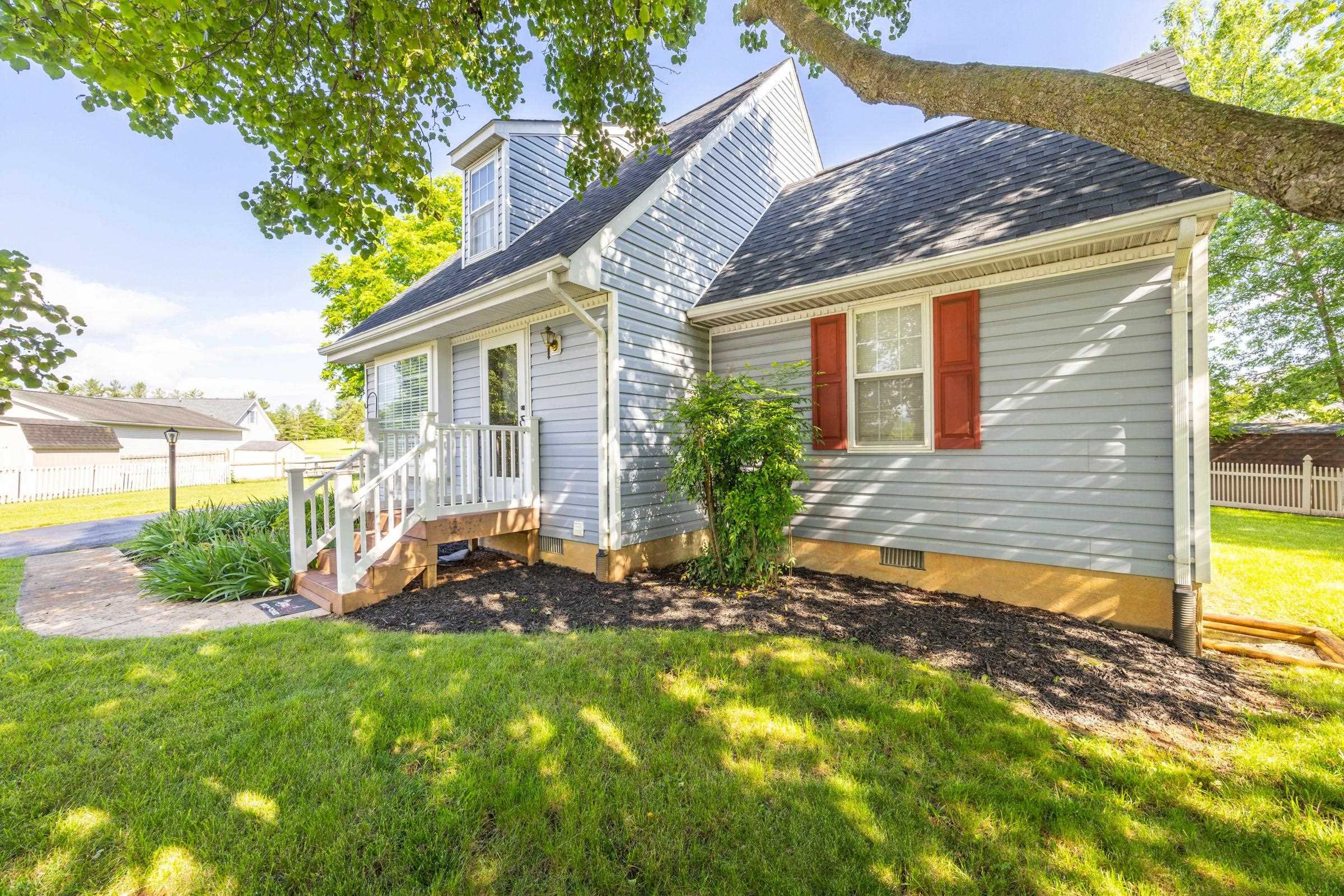 113 SUN BRIAR CT, NEW MARKET, Virginia 22844, 3 Bedrooms Bedrooms, ,2 BathroomsBathrooms,Residential,113 SUN BRIAR CT,665772 MLS # 665772