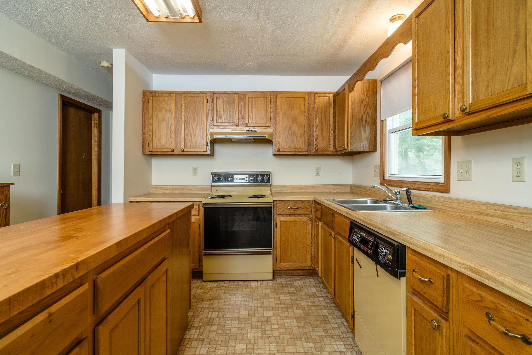 49 SUGARCAMP LN, STUARTS DRAFT, Virginia 24477, 3 Bedrooms Bedrooms, ,2 BathroomsBathrooms,Residential,49 SUGARCAMP LN,665777 MLS # 665777