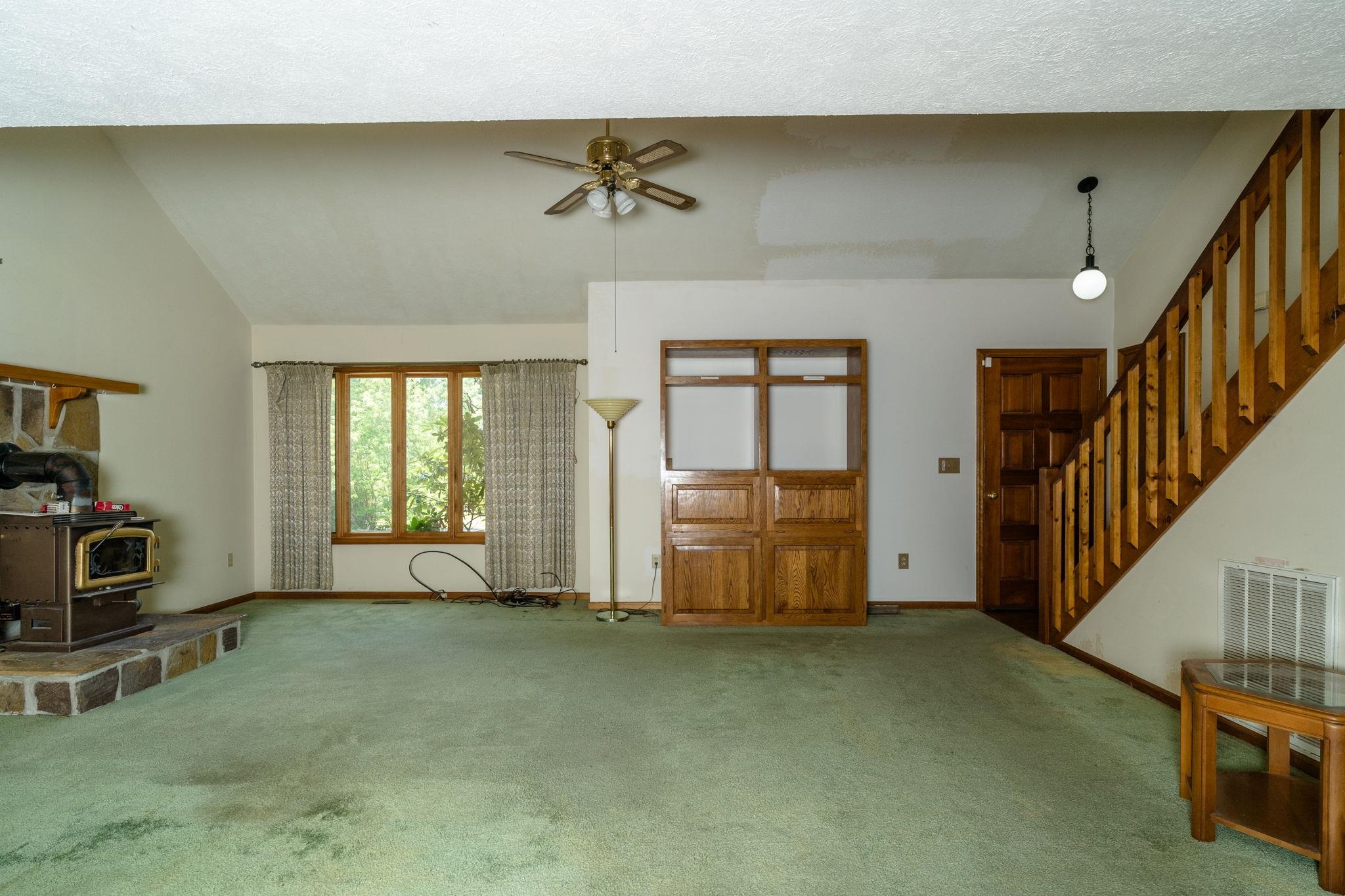 49 SUGARCAMP LN, STUARTS DRAFT, Virginia 24477, 3 Bedrooms Bedrooms, ,2 BathroomsBathrooms,Residential,49 SUGARCAMP LN,665777 MLS # 665777