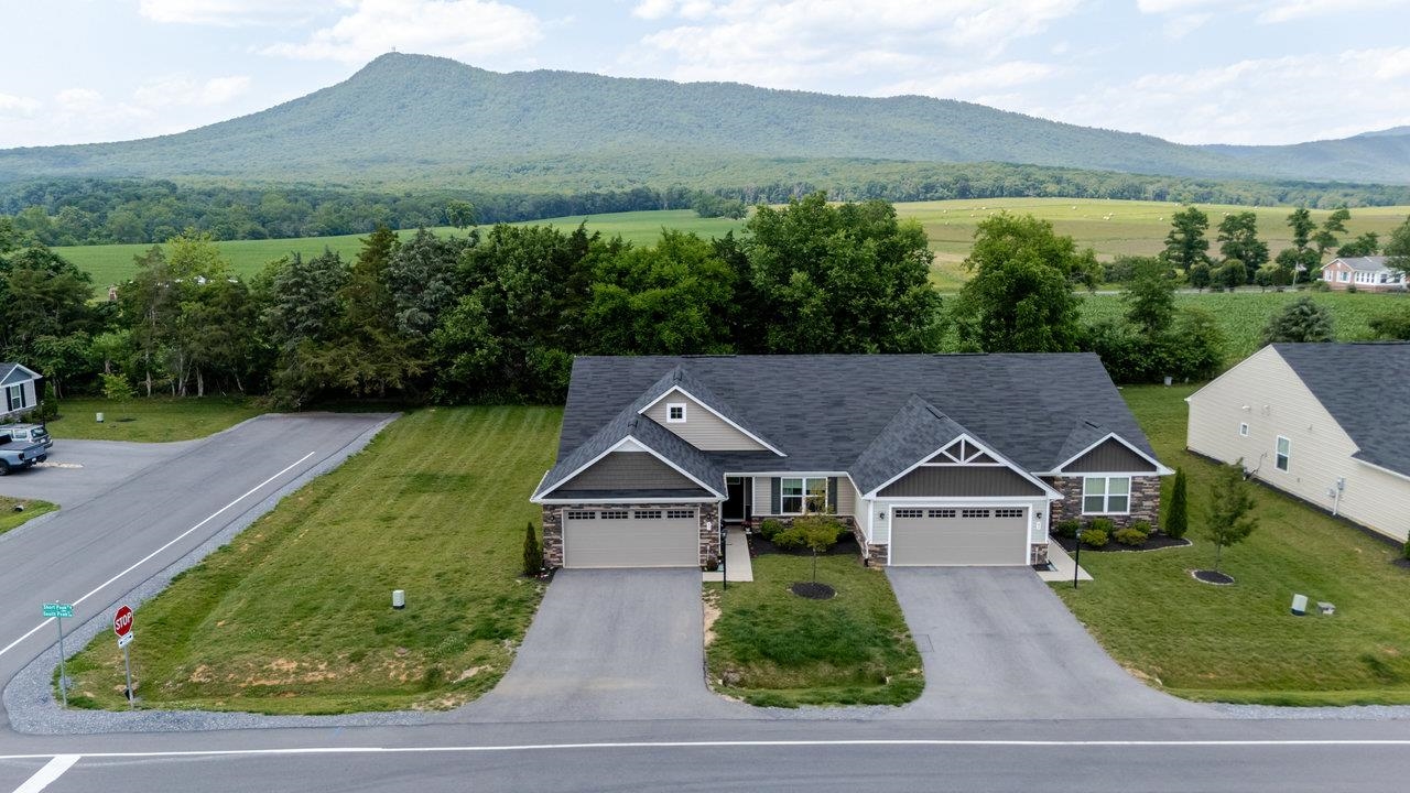 57 SOUTH PEAK DR, MCGAHEYSVILLE, Virginia 22840, 3 Bedrooms Bedrooms, ,2 BathroomsBathrooms,Residential,57 SOUTH PEAK DR,665778 MLS # 665778