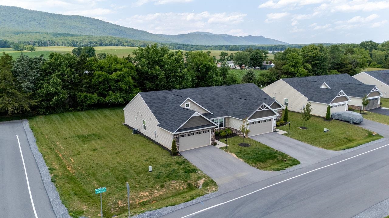 57 SOUTH PEAK DR, MCGAHEYSVILLE, Virginia 22840, 3 Bedrooms Bedrooms, ,2 BathroomsBathrooms,Residential,57 SOUTH PEAK DR,665778 MLS # 665778
