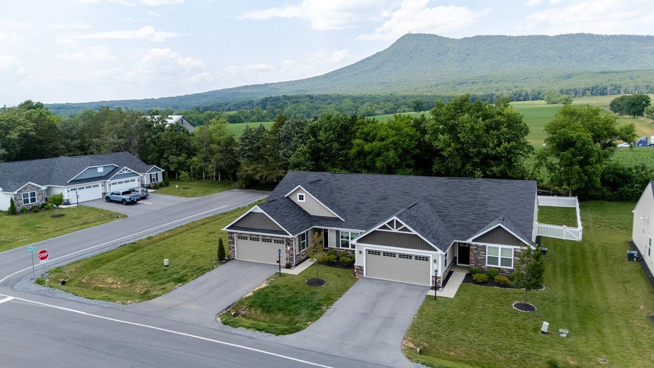 57 SOUTH PEAK DR, MCGAHEYSVILLE, Virginia 22840, 3 Bedrooms Bedrooms, ,2 BathroomsBathrooms,Residential,57 SOUTH PEAK DR,665778 MLS # 665778