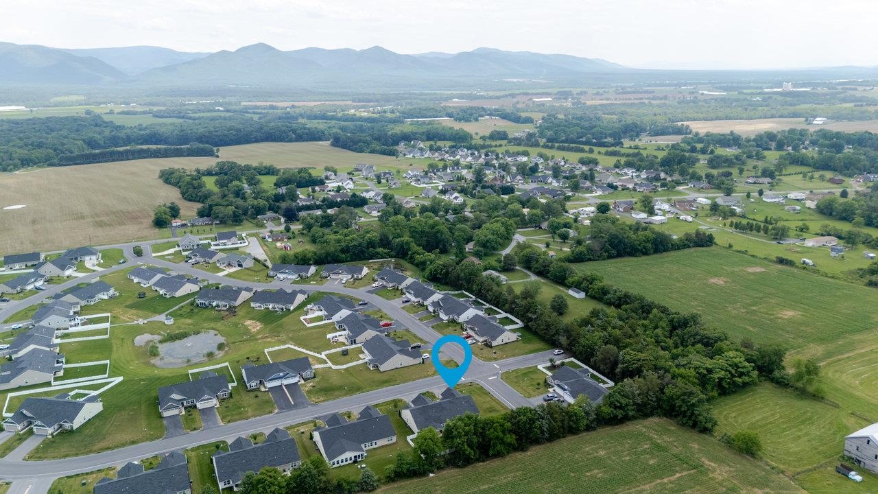 57 SOUTH PEAK DR, MCGAHEYSVILLE, Virginia 22840, 3 Bedrooms Bedrooms, ,2 BathroomsBathrooms,Residential,57 SOUTH PEAK DR,665778 MLS # 665778
