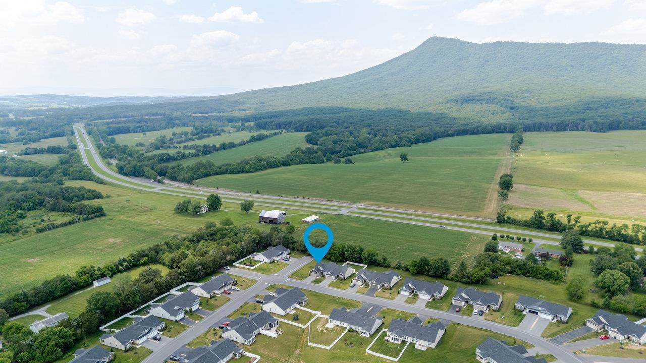 57 SOUTH PEAK DR, MCGAHEYSVILLE, Virginia 22840, 3 Bedrooms Bedrooms, ,2 BathroomsBathrooms,Residential,57 SOUTH PEAK DR,665778 MLS # 665778