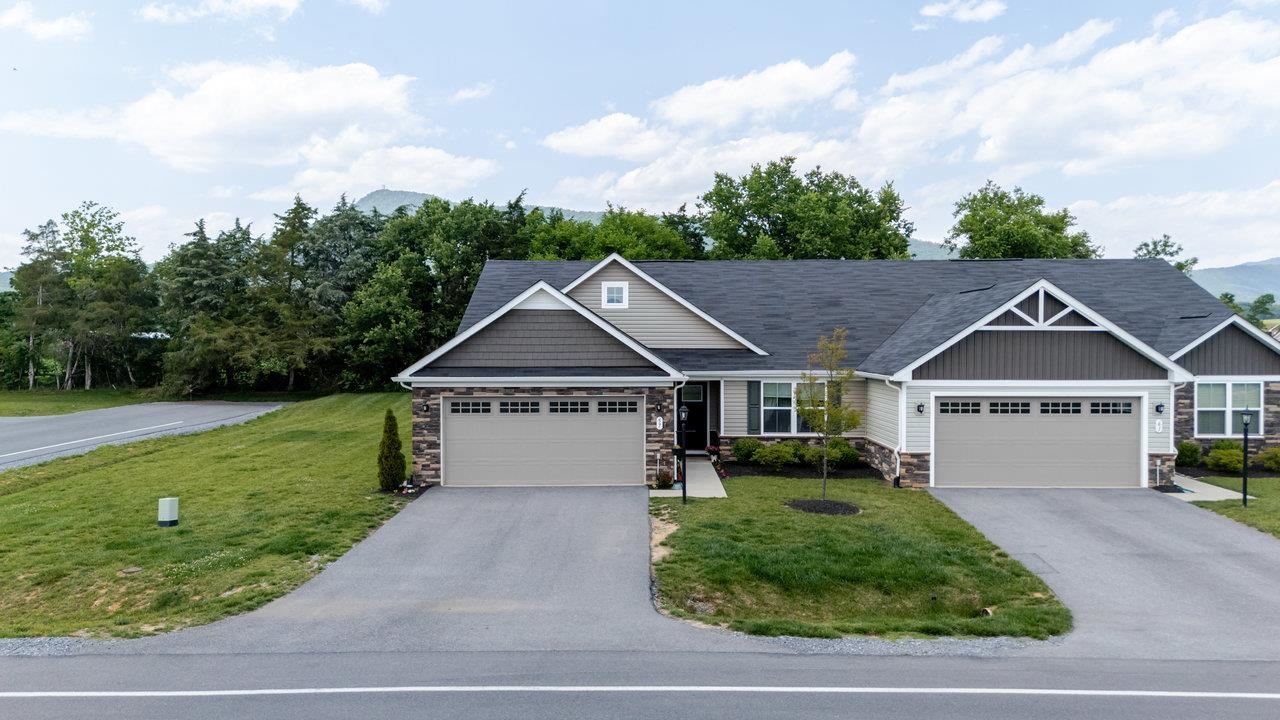 57 SOUTH PEAK DR, MCGAHEYSVILLE, Virginia 22840, 3 Bedrooms Bedrooms, ,2 BathroomsBathrooms,Residential,57 SOUTH PEAK DR,665778 MLS # 665778