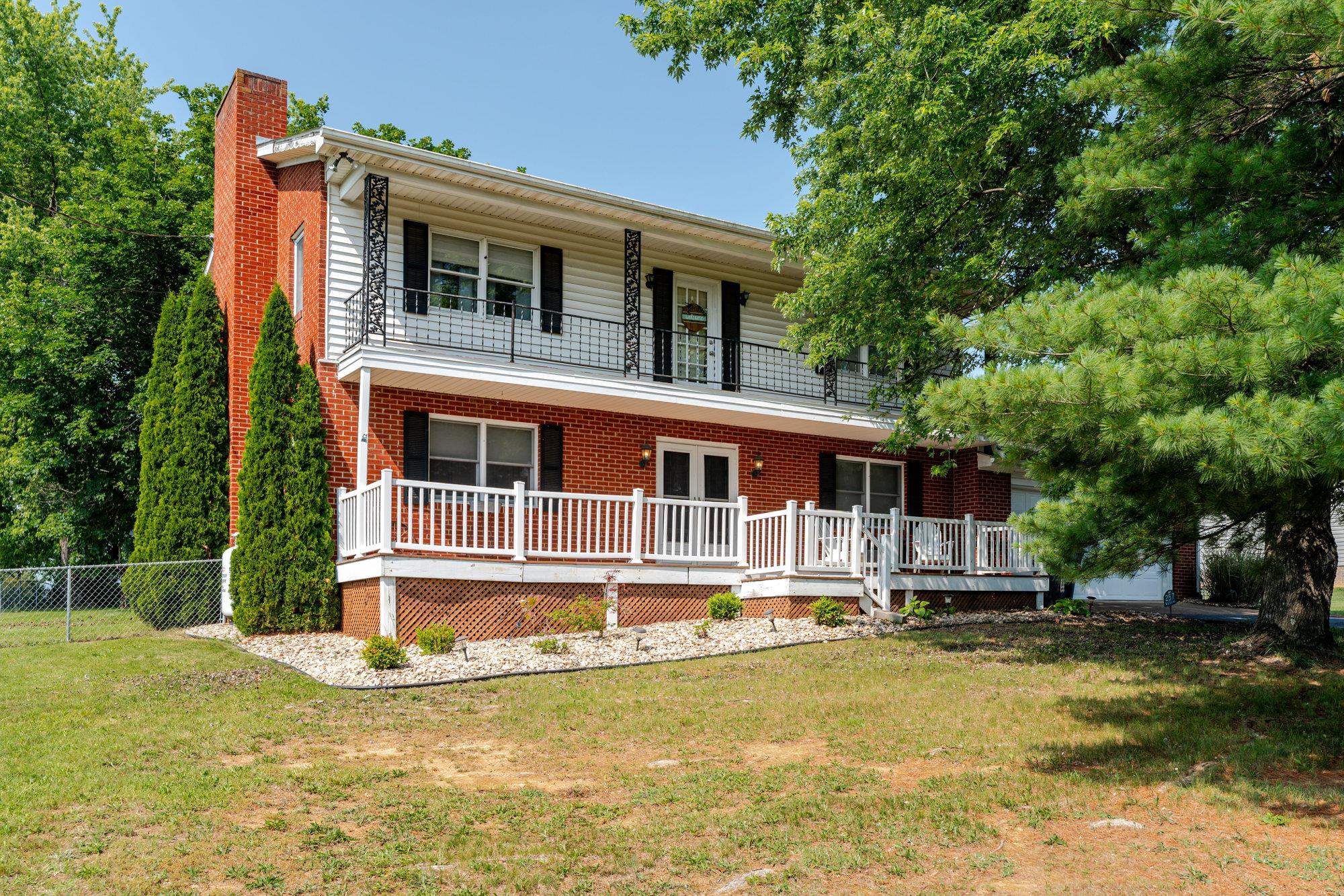 257 EDGEWOOD DR, SHENANDOAH, Virginia 22849, 3 Bedrooms Bedrooms, ,2 BathroomsBathrooms,Residential,257 EDGEWOOD DR,665784 MLS # 665784