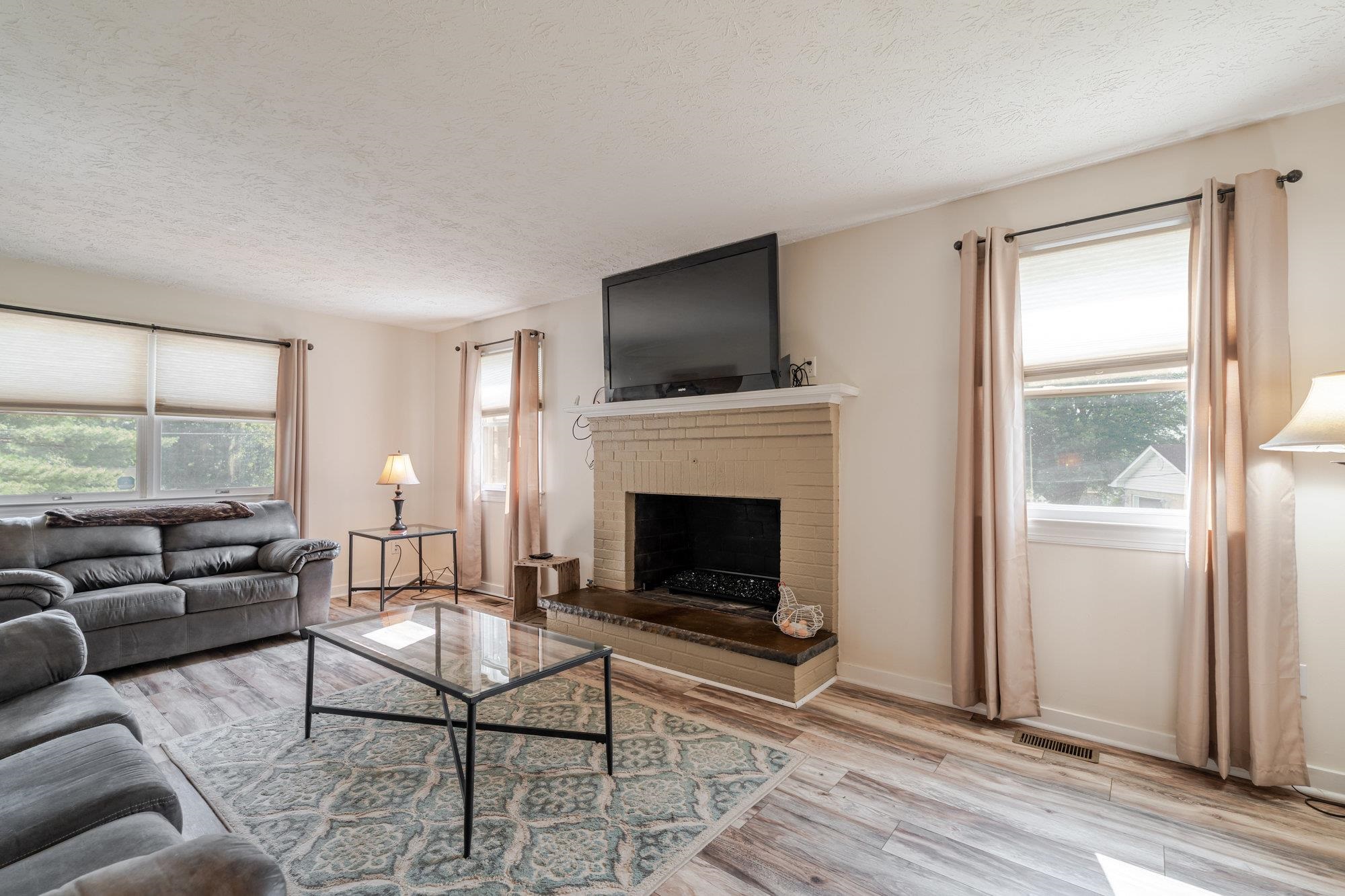257 EDGEWOOD DR, SHENANDOAH, Virginia 22849, 3 Bedrooms Bedrooms, ,2 BathroomsBathrooms,Residential,257 EDGEWOOD DR,665784 MLS # 665784