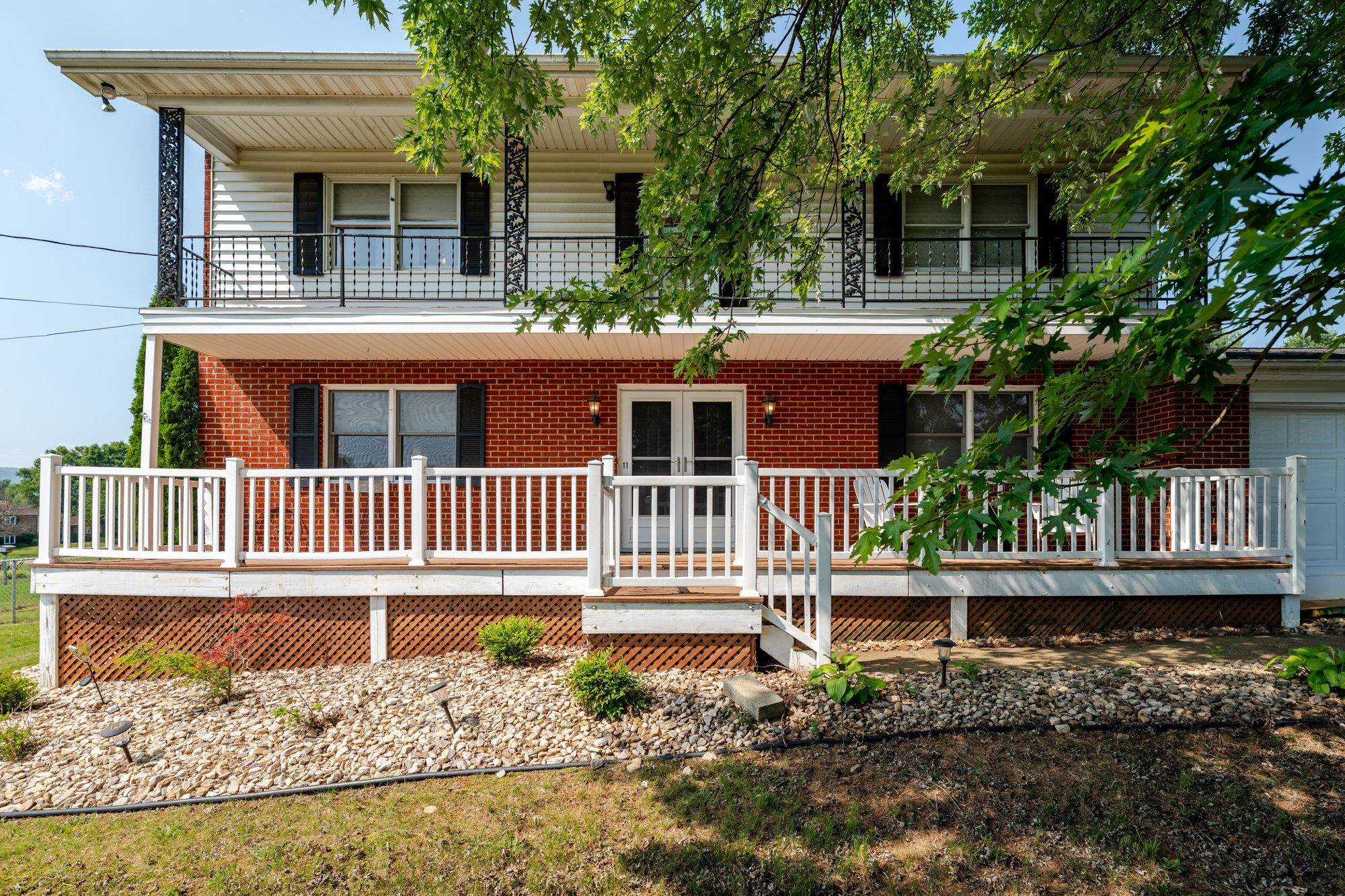 257 EDGEWOOD DR, SHENANDOAH, Virginia 22849, 3 Bedrooms Bedrooms, ,2 BathroomsBathrooms,Residential,257 EDGEWOOD DR,665784 MLS # 665784
