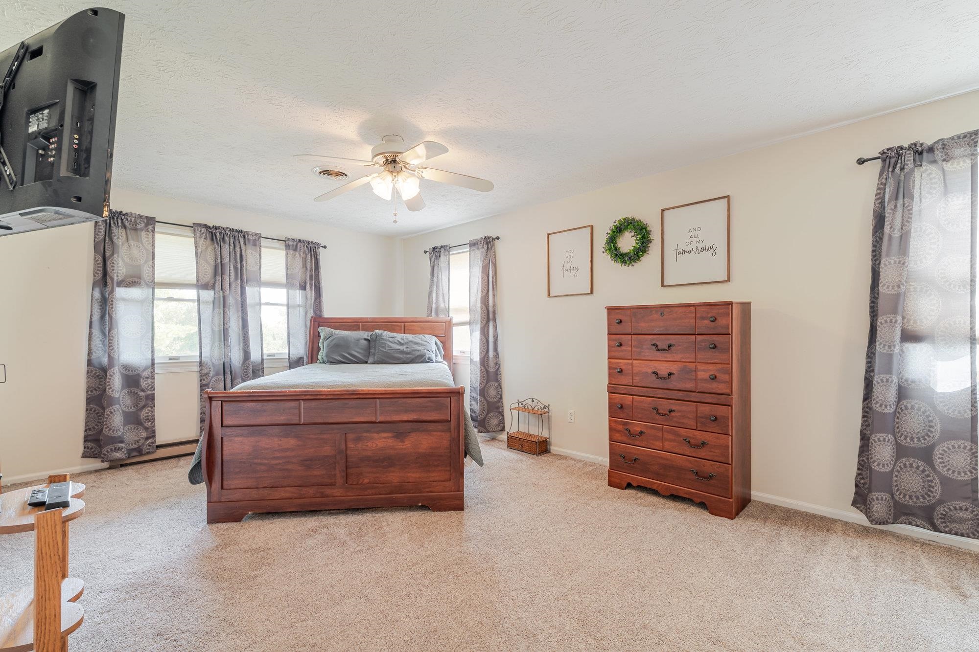 257 EDGEWOOD DR, SHENANDOAH, Virginia 22849, 3 Bedrooms Bedrooms, ,2 BathroomsBathrooms,Residential,257 EDGEWOOD DR,665784 MLS # 665784