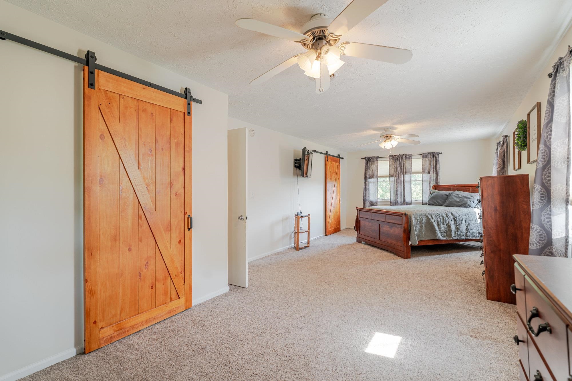 257 EDGEWOOD DR, SHENANDOAH, Virginia 22849, 3 Bedrooms Bedrooms, ,2 BathroomsBathrooms,Residential,257 EDGEWOOD DR,665784 MLS # 665784