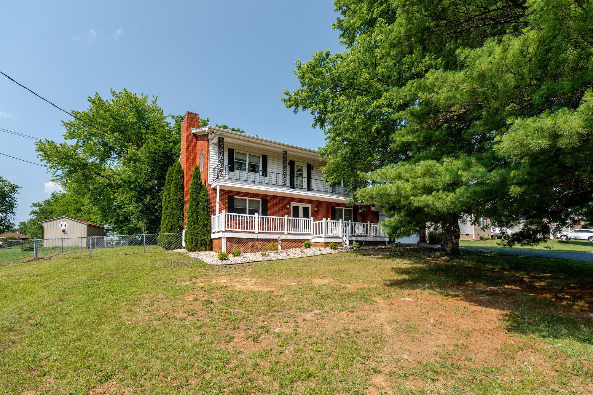 257 EDGEWOOD DR, SHENANDOAH, Virginia 22849, 3 Bedrooms Bedrooms, ,2 BathroomsBathrooms,Residential,257 EDGEWOOD DR,665784 MLS # 665784