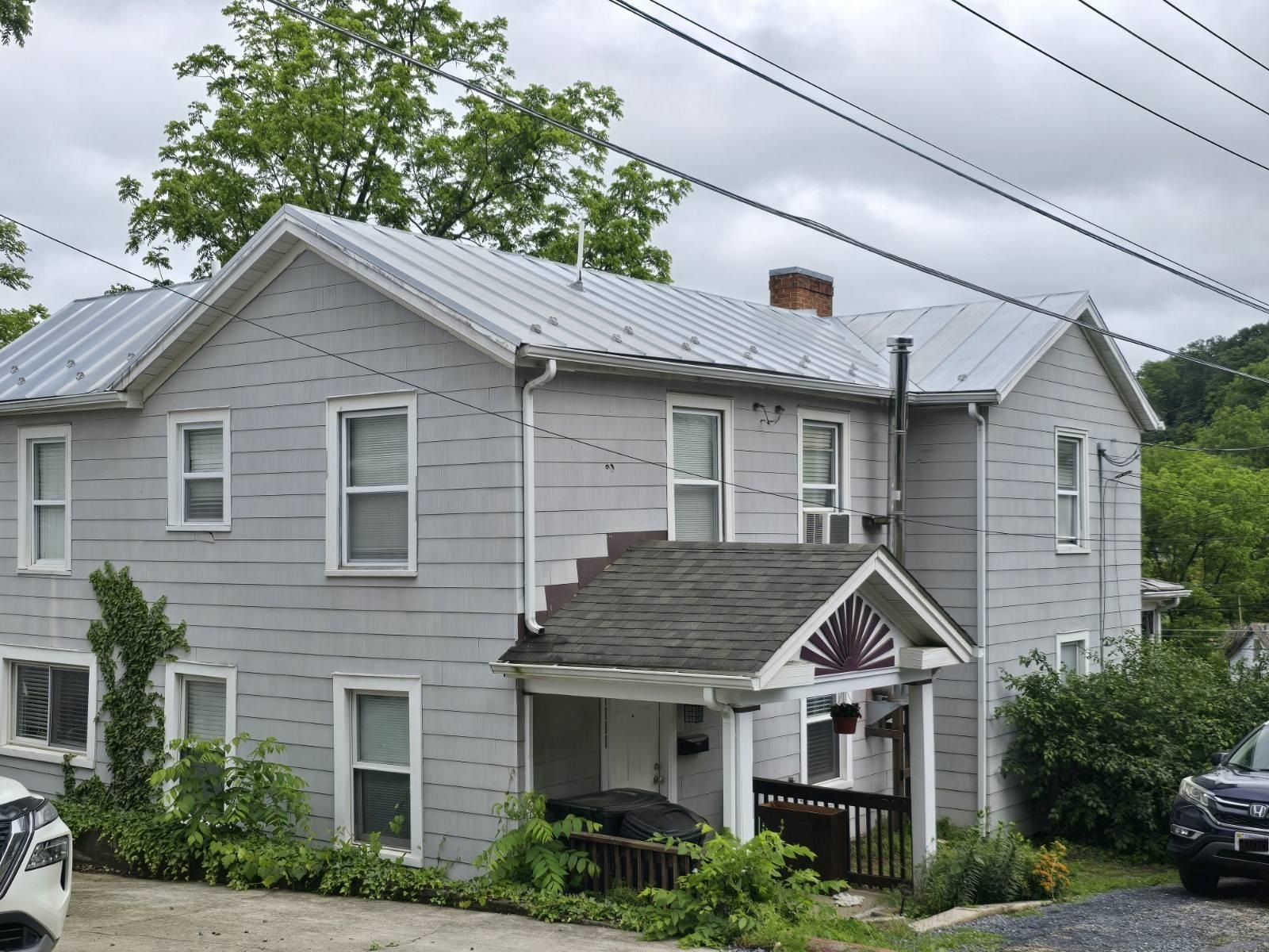 1111 MAPLE ST, STAUNTON, Virginia 24401, 3 Bedrooms Bedrooms, ,2 BathroomsBathrooms,Residential,1111 MAPLE ST,665794 MLS # 665794