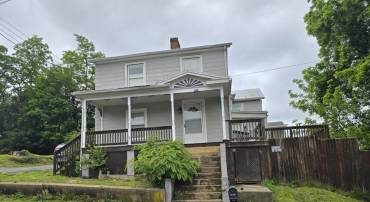 1111 MAPLE ST, STAUNTON, Virginia 24401, 3 Bedrooms Bedrooms, ,2 BathroomsBathrooms,Residential,1111 MAPLE ST,665794 MLS # 665794