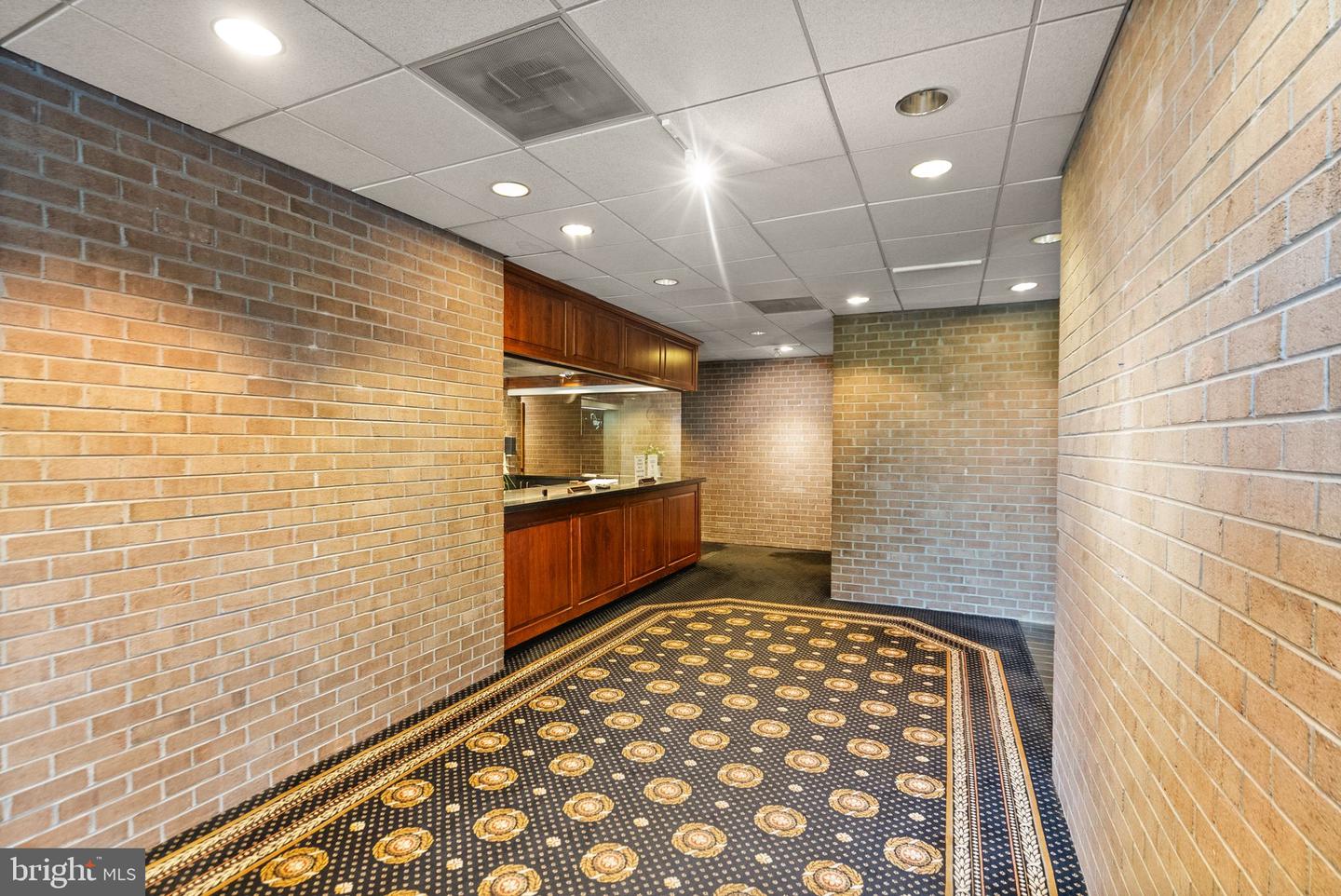 1800 OLD MEADOW RD #1218, MCLEAN, Virginia 22102, 2 Bedrooms Bedrooms, ,2 BathroomsBathrooms,Residential,For sale,1800 OLD MEADOW RD #1218,VAFX2240152 MLS # VAFX2240152
