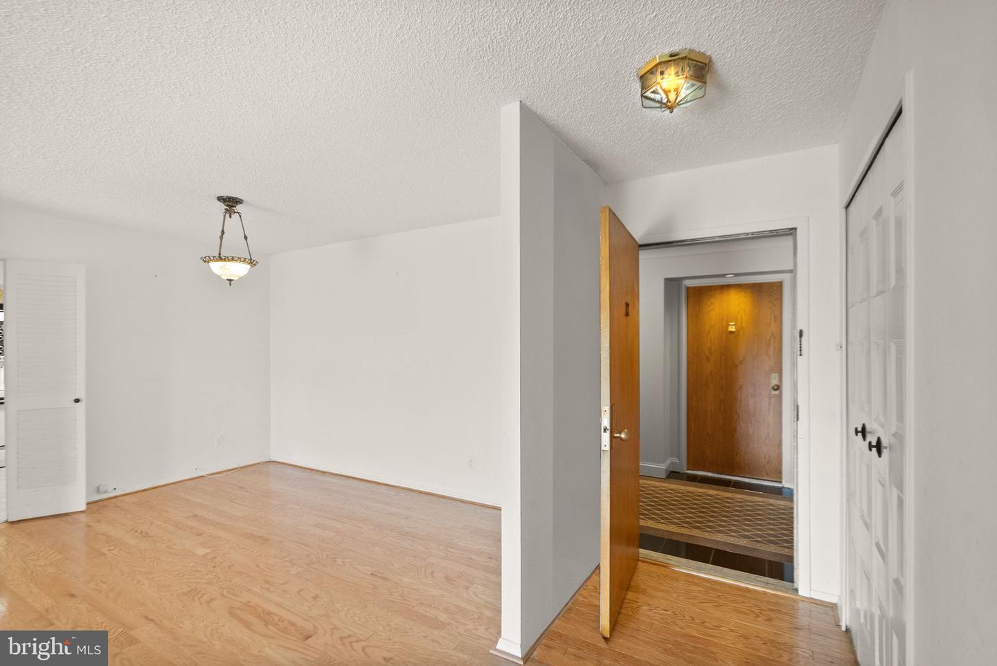 1800 OLD MEADOW RD #1218, MCLEAN, Virginia 22102, 2 Bedrooms Bedrooms, ,2 BathroomsBathrooms,Residential,For sale,1800 OLD MEADOW RD #1218,VAFX2240152 MLS # VAFX2240152