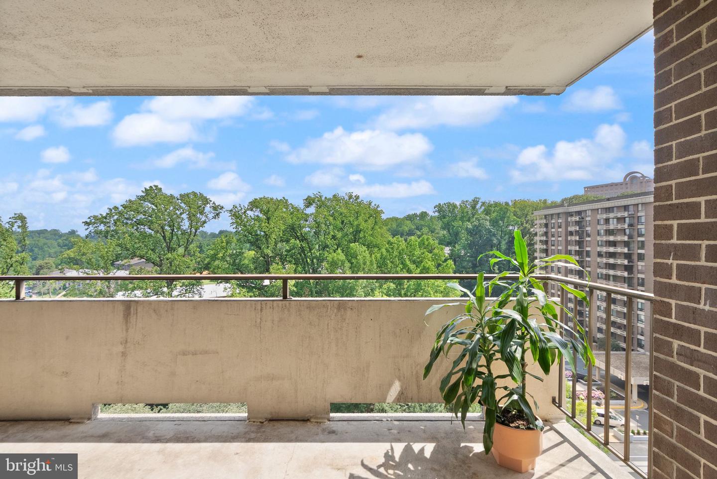 1800 OLD MEADOW RD #1218, MCLEAN, Virginia 22102, 2 Bedrooms Bedrooms, ,2 BathroomsBathrooms,Residential,For sale,1800 OLD MEADOW RD #1218,VAFX2240152 MLS # VAFX2240152