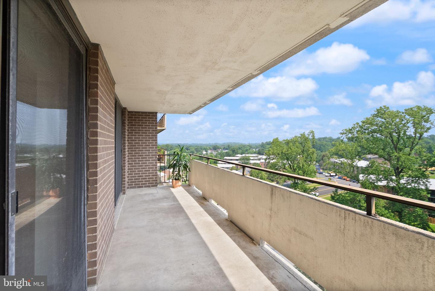 1800 OLD MEADOW RD #1218, MCLEAN, Virginia 22102, 2 Bedrooms Bedrooms, ,2 BathroomsBathrooms,Residential,For sale,1800 OLD MEADOW RD #1218,VAFX2240152 MLS # VAFX2240152