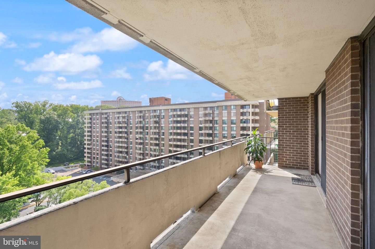 1800 OLD MEADOW RD #1218, MCLEAN, Virginia 22102, 2 Bedrooms Bedrooms, ,2 BathroomsBathrooms,Residential,For sale,1800 OLD MEADOW RD #1218,VAFX2240152 MLS # VAFX2240152
