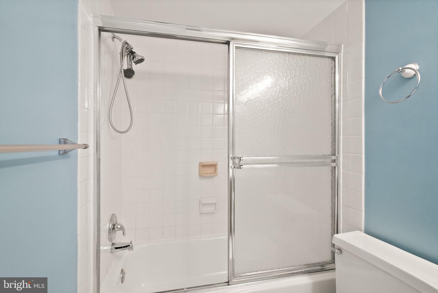 1800 OLD MEADOW RD #1218, MCLEAN, Virginia 22102, 2 Bedrooms Bedrooms, ,2 BathroomsBathrooms,Residential,For sale,1800 OLD MEADOW RD #1218,VAFX2240152 MLS # VAFX2240152