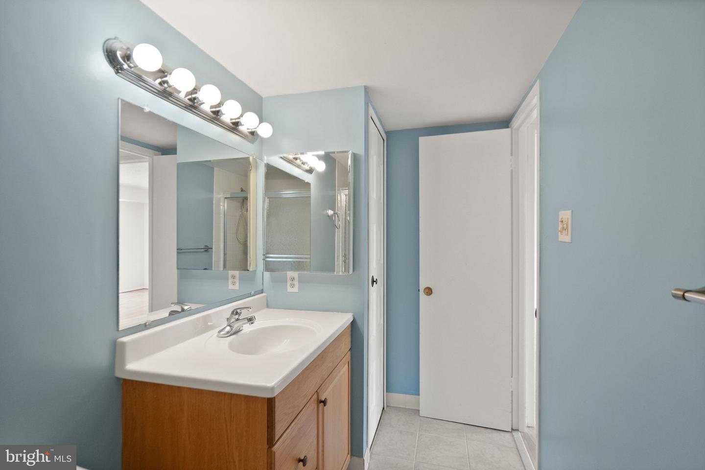 1800 OLD MEADOW RD #1218, MCLEAN, Virginia 22102, 2 Bedrooms Bedrooms, ,2 BathroomsBathrooms,Residential,For sale,1800 OLD MEADOW RD #1218,VAFX2240152 MLS # VAFX2240152