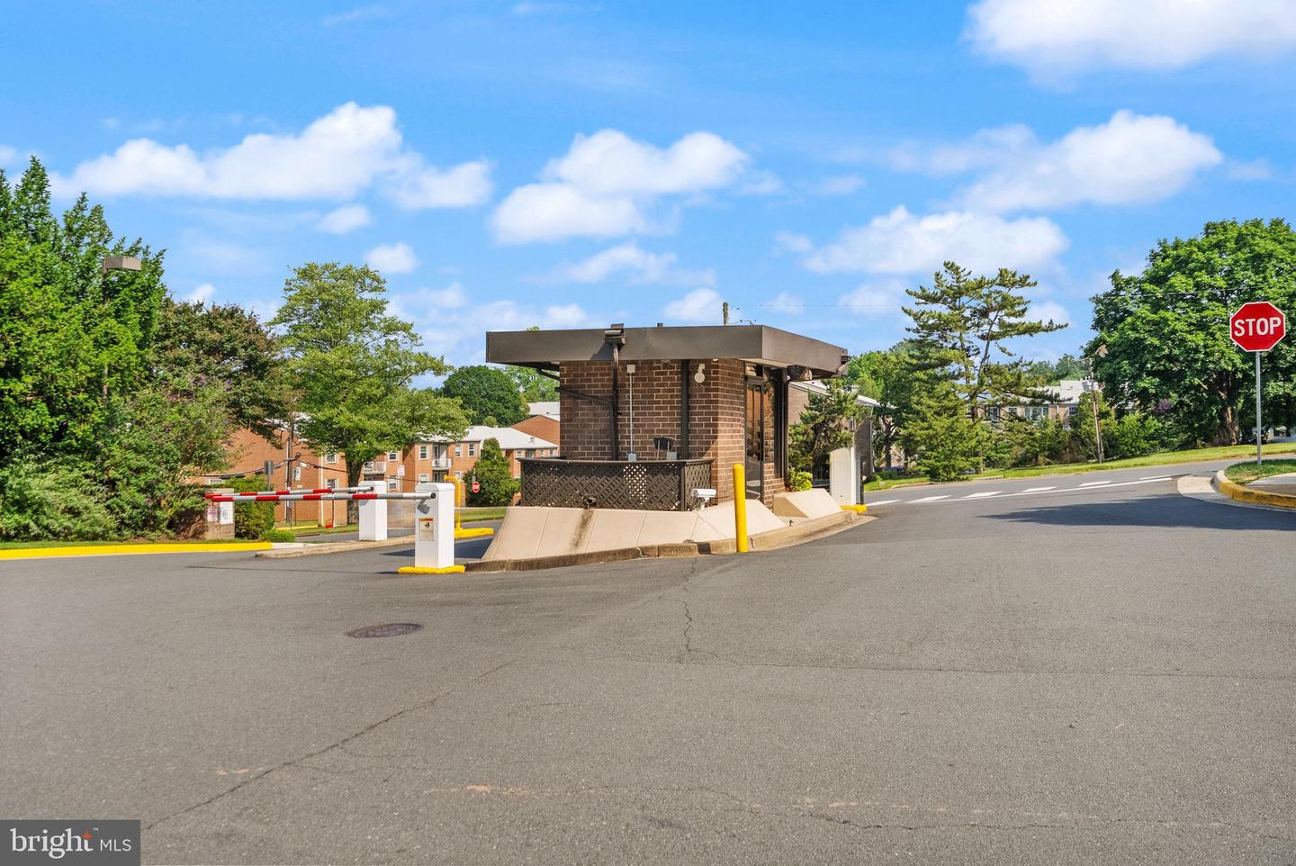 1800 OLD MEADOW RD #1218, MCLEAN, Virginia 22102, 2 Bedrooms Bedrooms, ,2 BathroomsBathrooms,Residential,For sale,1800 OLD MEADOW RD #1218,VAFX2240152 MLS # VAFX2240152