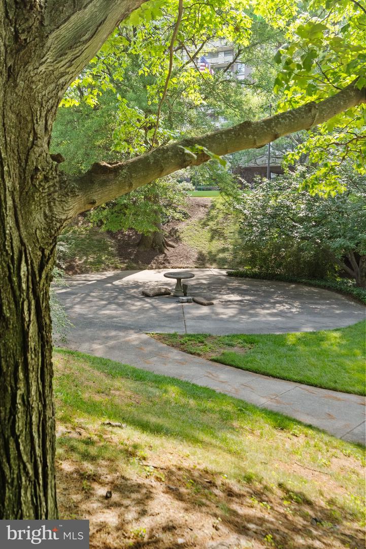 1800 OLD MEADOW RD #1218, MCLEAN, Virginia 22102, 2 Bedrooms Bedrooms, ,2 BathroomsBathrooms,Residential,For sale,1800 OLD MEADOW RD #1218,VAFX2240152 MLS # VAFX2240152