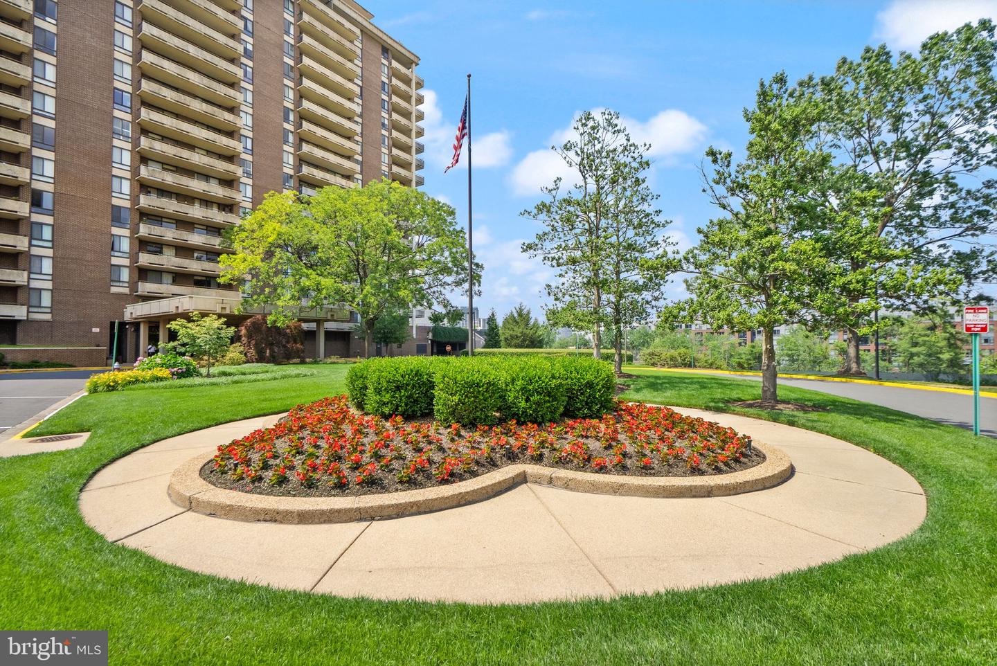 1800 OLD MEADOW RD #1218, MCLEAN, Virginia 22102, 2 Bedrooms Bedrooms, ,2 BathroomsBathrooms,Residential,For sale,1800 OLD MEADOW RD #1218,VAFX2240152 MLS # VAFX2240152