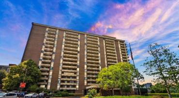 1800 OLD MEADOW RD #1218, MCLEAN, Virginia 22102, 2 Bedrooms Bedrooms, ,2 BathroomsBathrooms,Residential,For sale,1800 OLD MEADOW RD #1218,VAFX2240152 MLS # VAFX2240152