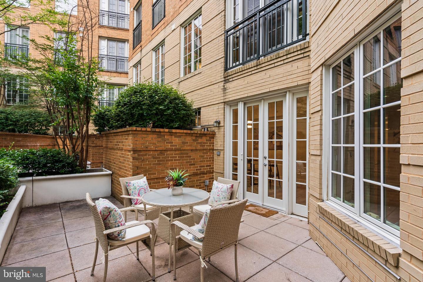 2501 WISCONSIN AVE NW #2, WASHINGTON, District Of Columbia 20007, 3 Bedrooms Bedrooms, ,2 BathroomsBathrooms,Residential,For sale,2501 WISCONSIN AVE NW #2,DCDC2200340 MLS # DCDC2200340
