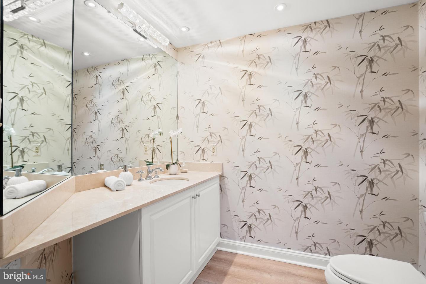 2501 WISCONSIN AVE NW #2, WASHINGTON, District Of Columbia 20007, 3 Bedrooms Bedrooms, ,2 BathroomsBathrooms,Residential,For sale,2501 WISCONSIN AVE NW #2,DCDC2200340 MLS # DCDC2200340