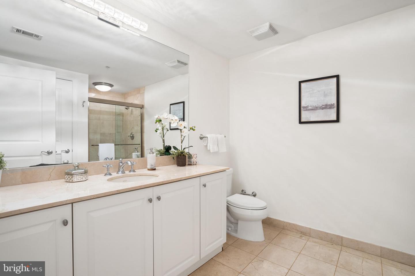 2501 WISCONSIN AVE NW #2, WASHINGTON, District Of Columbia 20007, 3 Bedrooms Bedrooms, ,2 BathroomsBathrooms,Residential,For sale,2501 WISCONSIN AVE NW #2,DCDC2200340 MLS # DCDC2200340