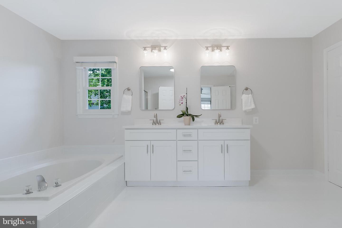 21119 DEEP FURROW CT, ASHBURN, Virginia 20147, 5 Bedrooms Bedrooms, ,3 BathroomsBathrooms,Residential,For sale,21119 DEEP FURROW CT,VALO2096302 MLS # VALO2096302
